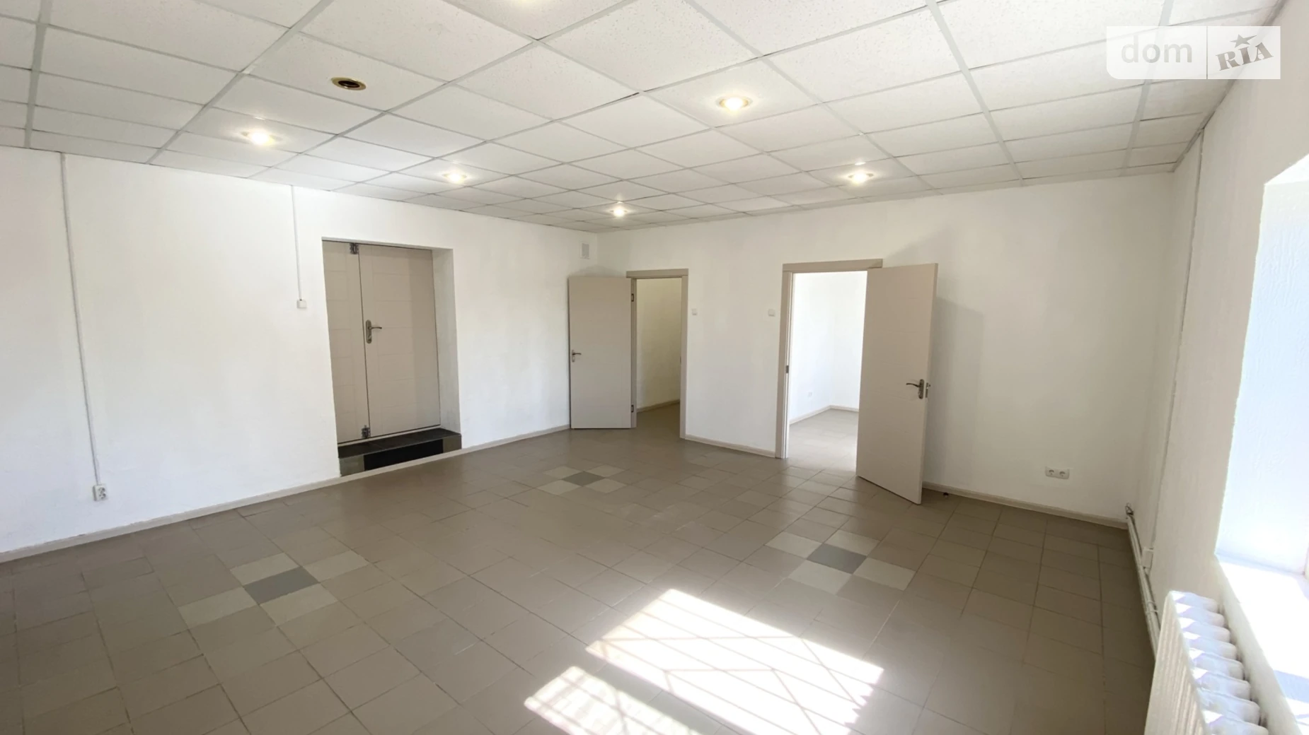 Сдается в аренду помещения свободного назначения 1350 кв. м в 1-этажном здании, цена: 108000 грн - фото 3