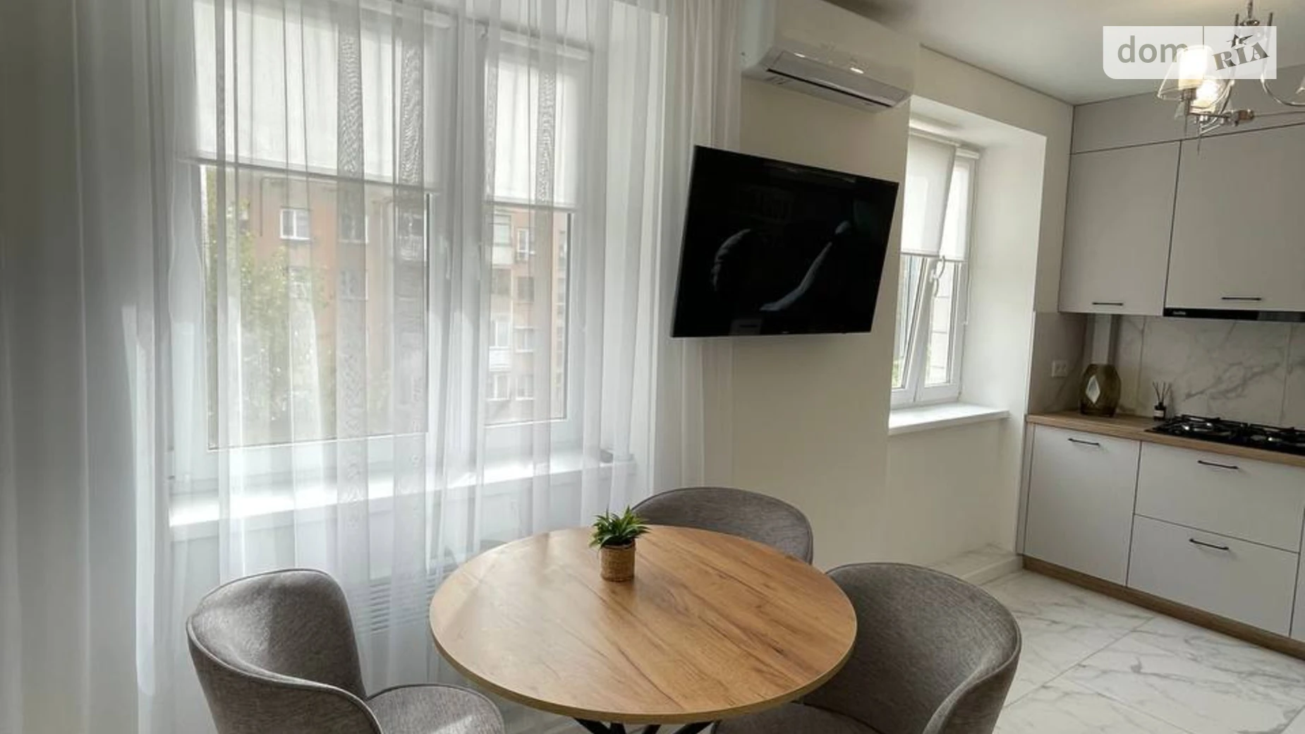 Продается 2-комнатная квартира 50 кв. м в Ужгороде, ул. Грушевского - фото 2