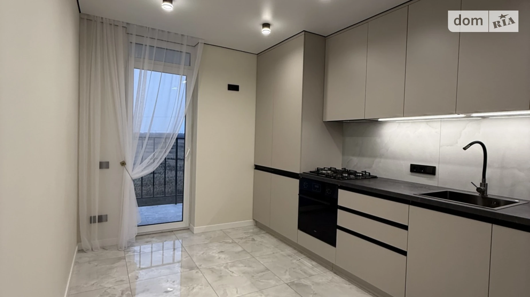 Продается 1-комнатная квартира 45 кв. м в Зарванцах, ул. Рыбацкая - фото 4