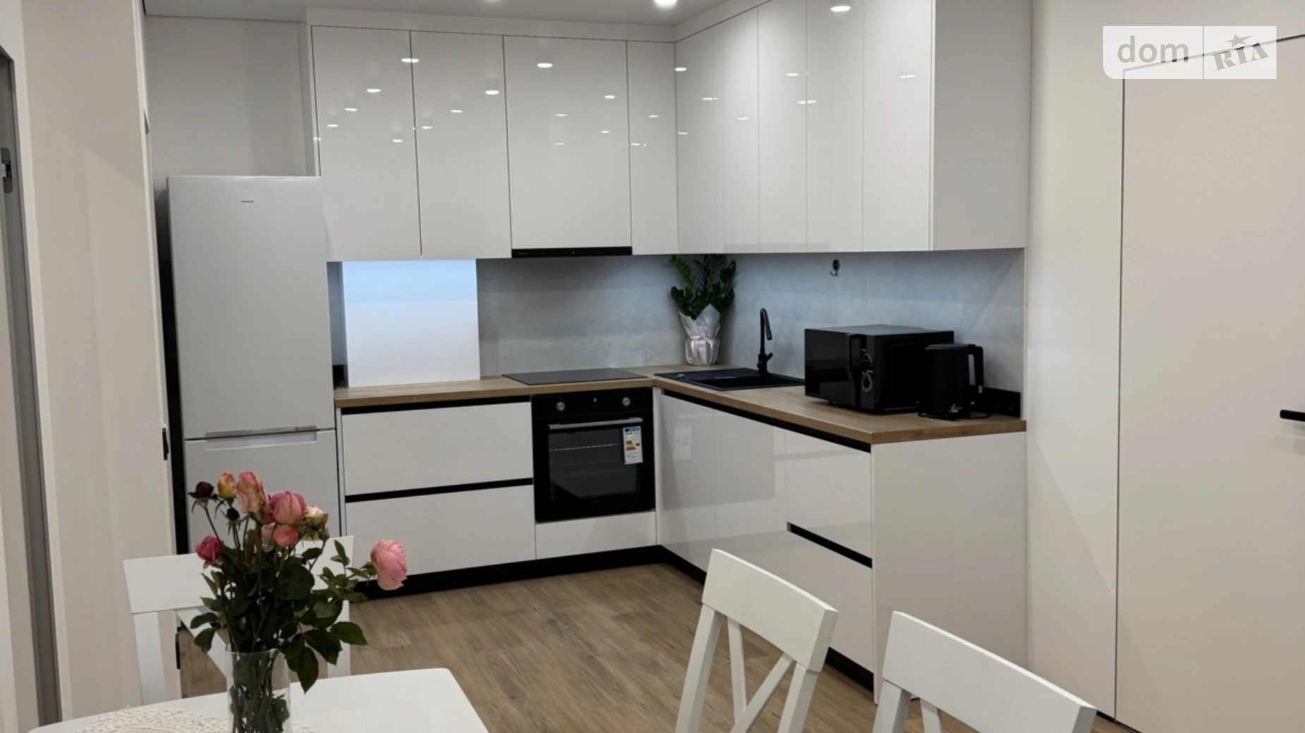 Продается 2-комнатная квартира 62.5 кв. м в Черновцах, ул. Киевская, 31к - фото 4