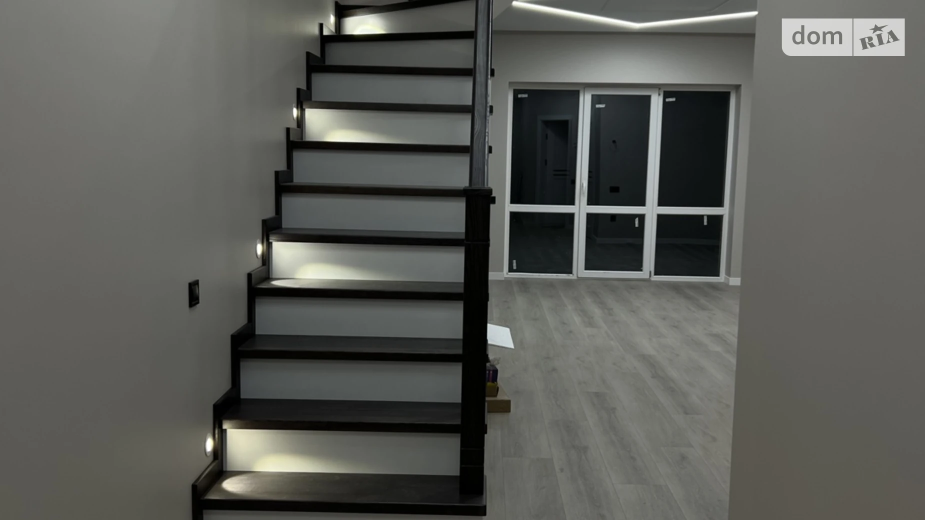 вул. Кулика і Гудачека(Макарова) Авторинок Рівне, цена: 120000 $ - фото 2