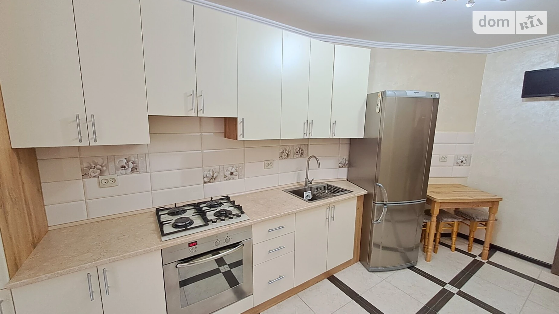 1-комнатная квартира 46 кв. м в Тернополе, ул. Киевская, 8А - фото 4