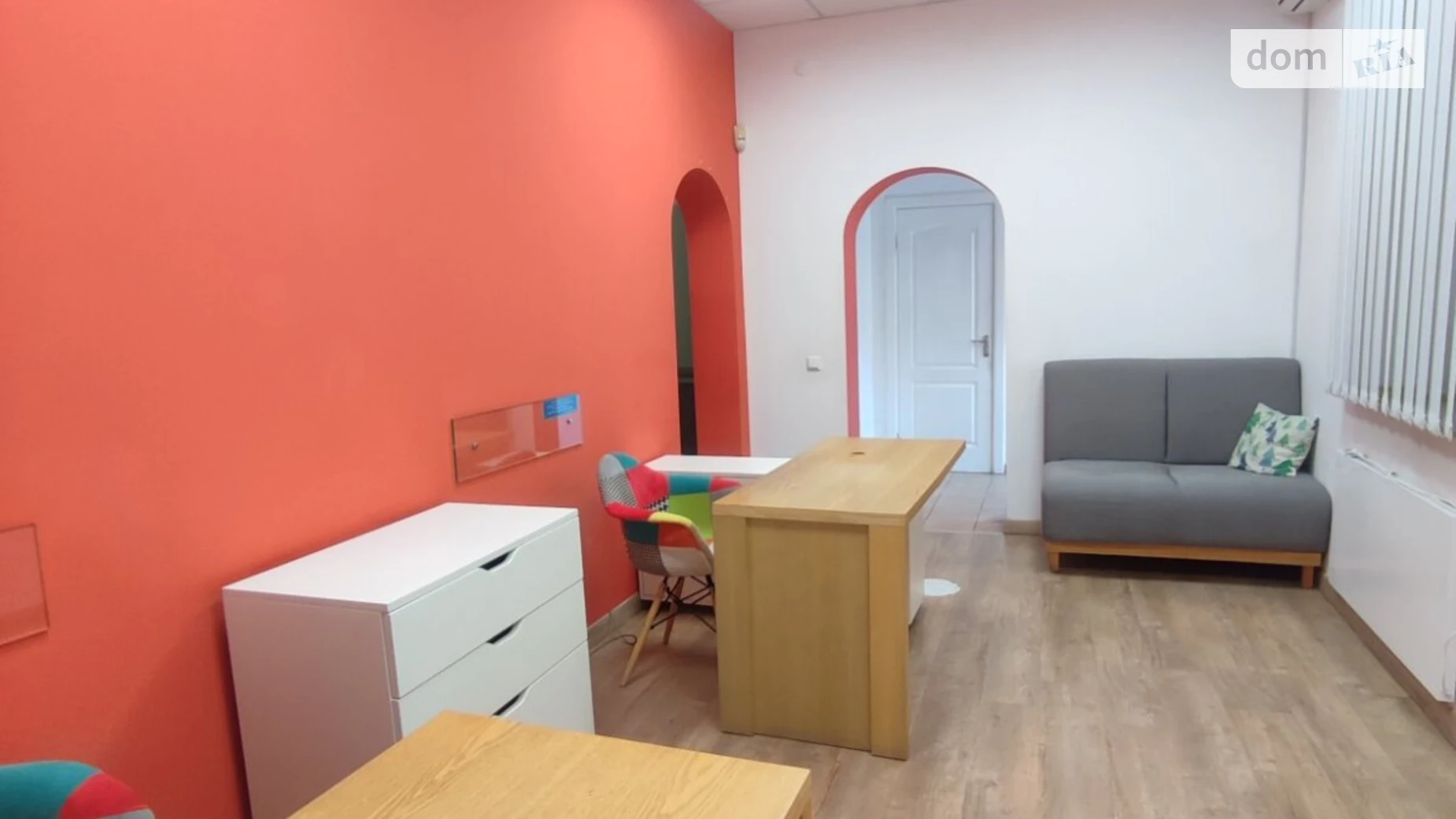 Сдается в аренду помещения свободного назначения 57.6 кв. м в 3-этажном здании, цена: 25000 грн - фото 4