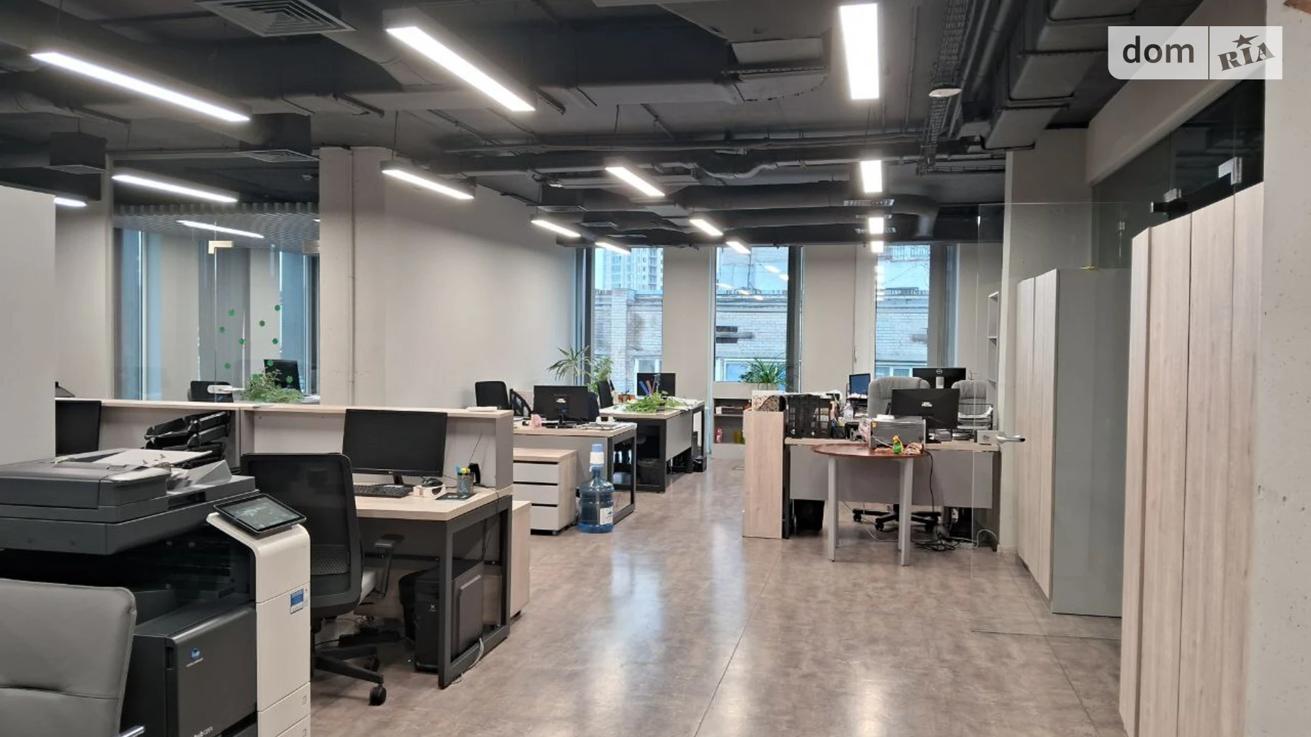 Сдается в аренду офис 668 кв. м в бизнес-центре, цена: 8684 $ - фото 4