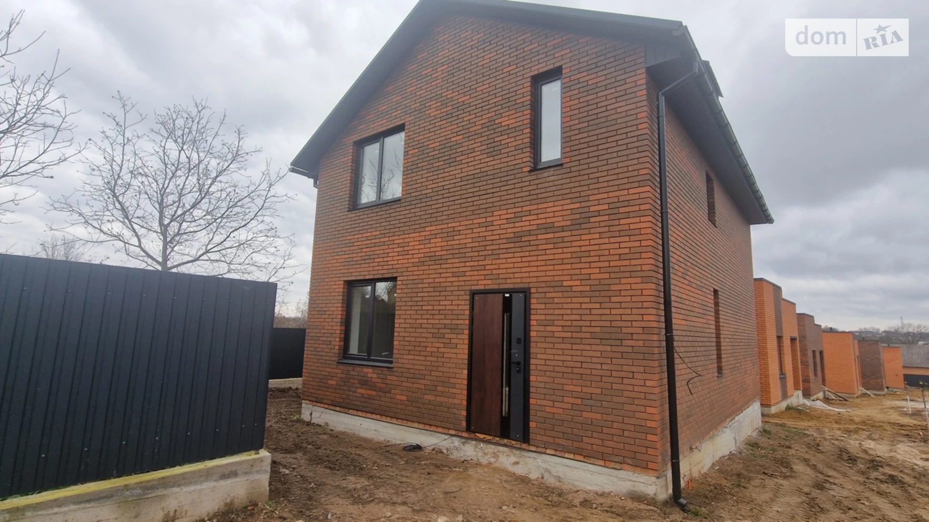 Продается дом на 2 этажа 107 кв. м с бассейном, цена: 88000 $ - фото 2