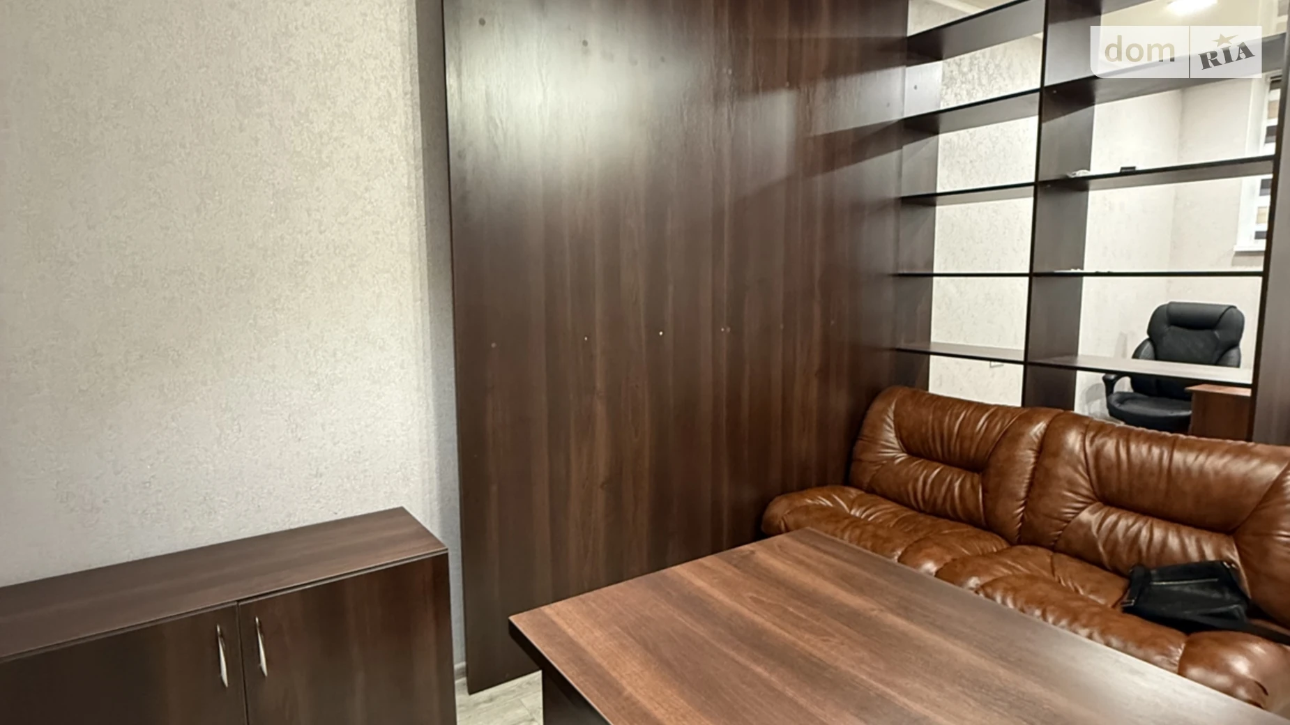 Сдается в аренду офис 60 кв. м в бизнес-центре, цена: 550 $ - фото 2