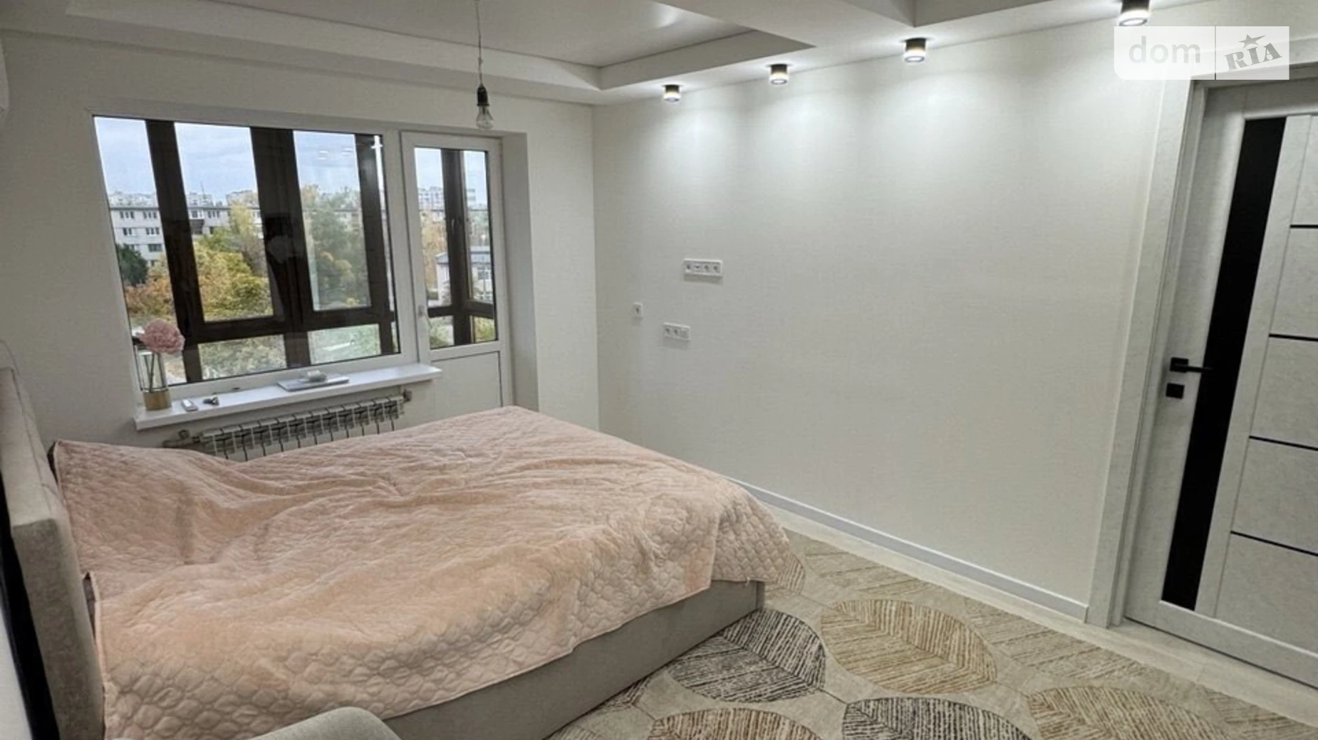 Продается 2-комнатная квартира 46.4 кв. м в, цена: 59500 $ - фото 2