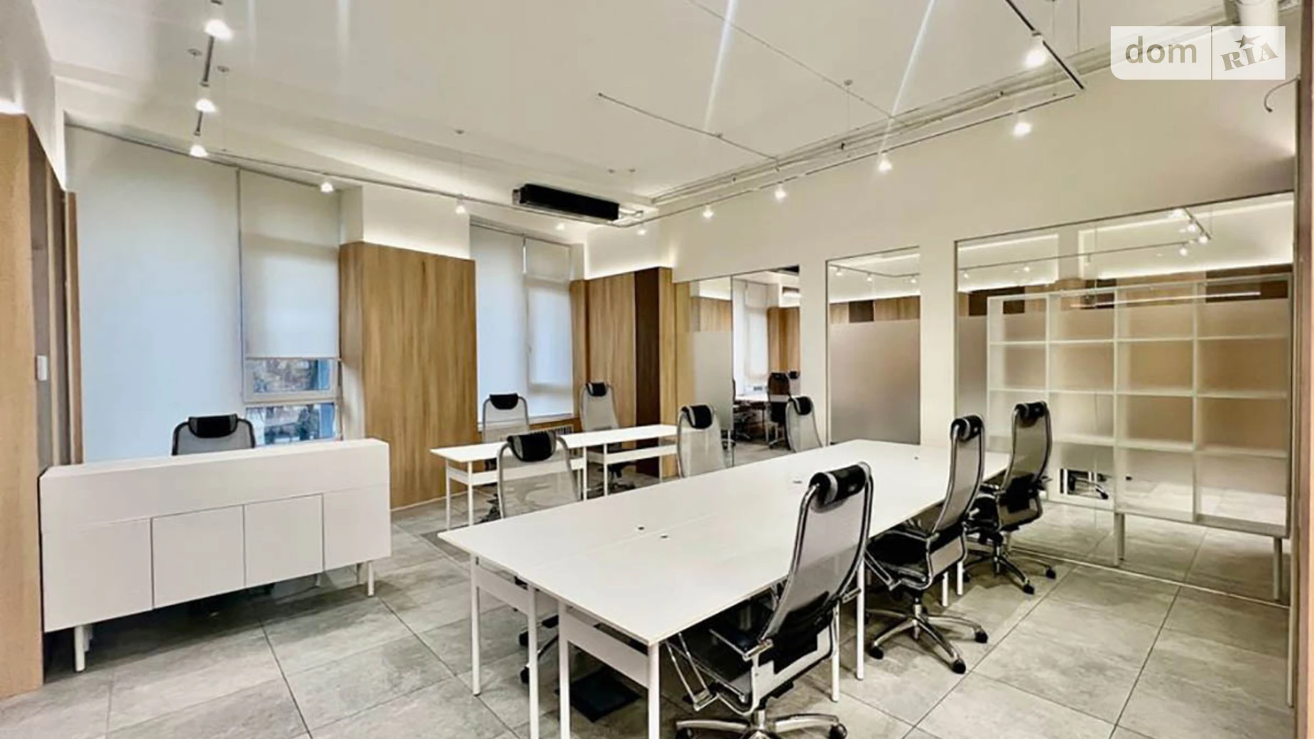 Сдается в аренду офис 250 кв. м в бизнес-центре, цена: 6000 € - фото 4