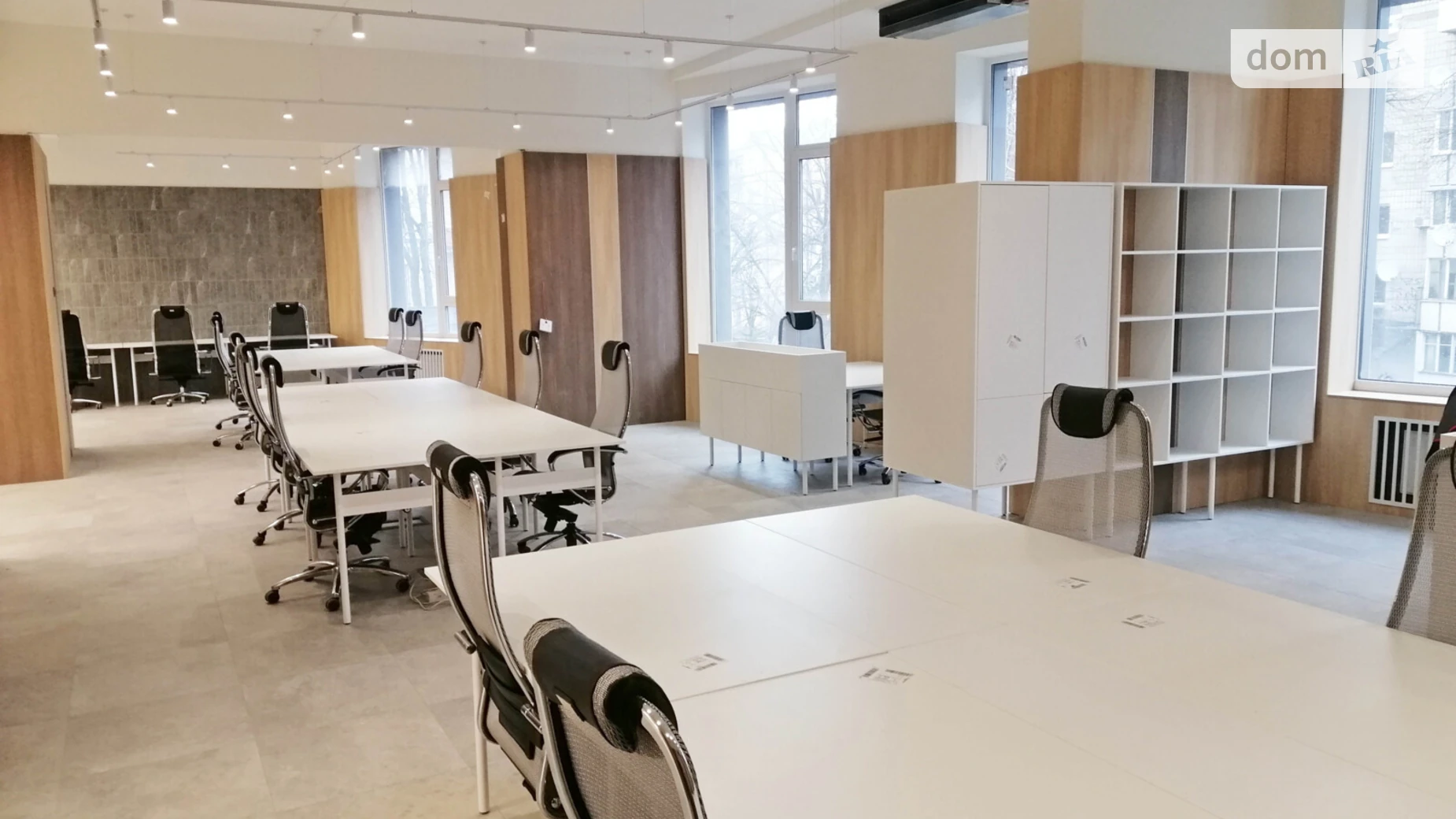 Сдается в аренду офис 250 кв. м в бизнес-центре, цена: 6000 € - фото 3