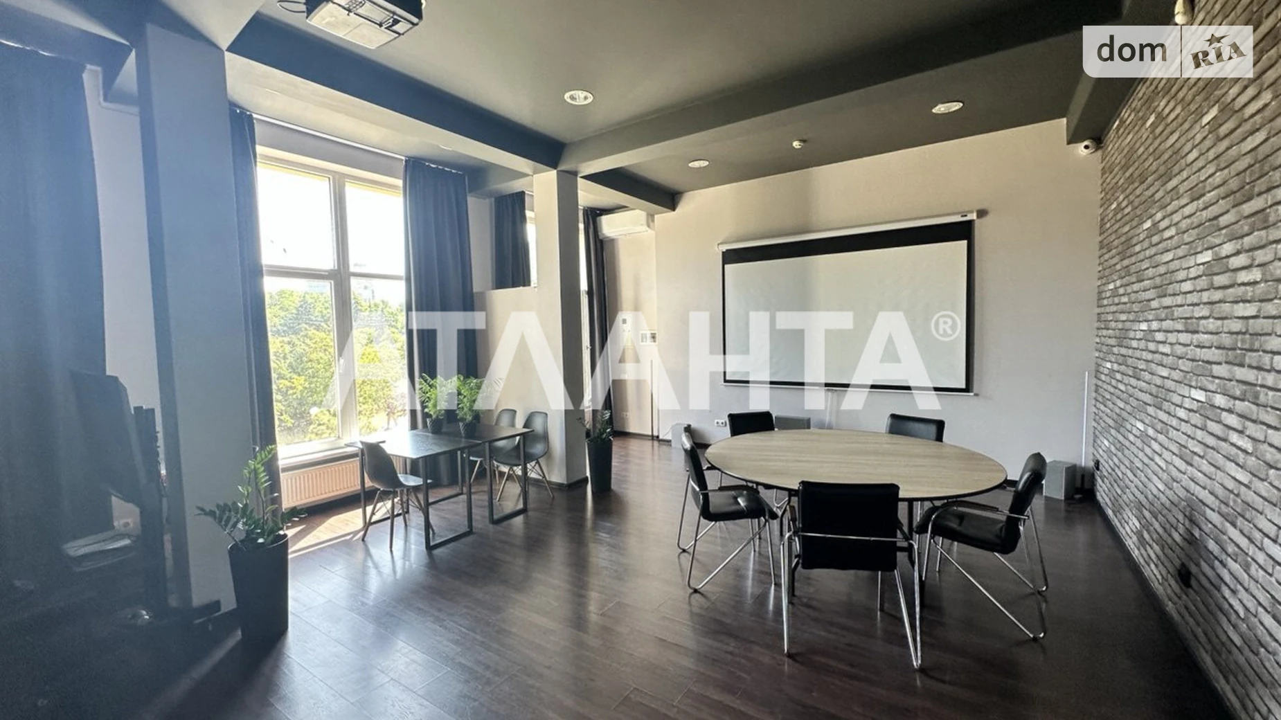 Продается офис 276 кв. м в бизнес-центре, цена: 250000 $ - фото 2