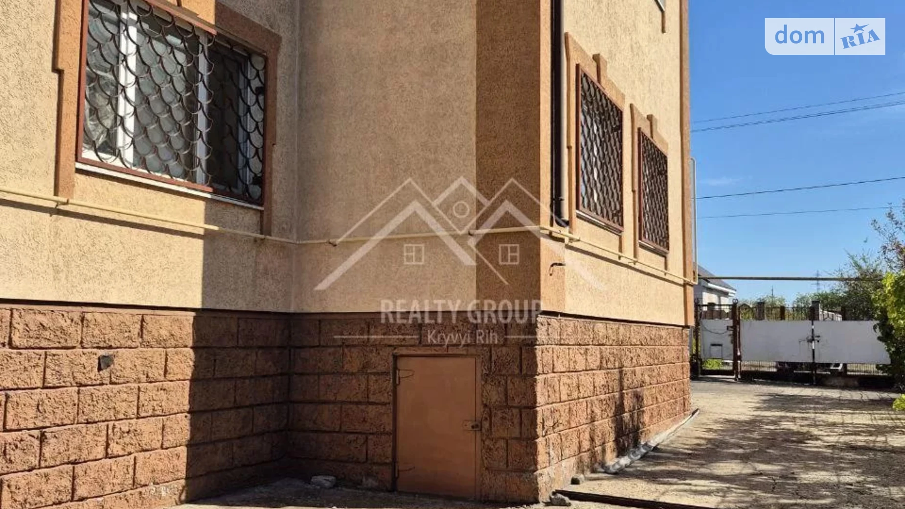 Продается дом на 2 этажа 243.9 кв. м с верандой, цена: 105000 $ - фото 3