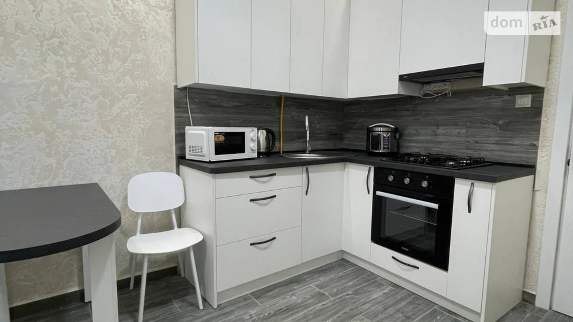 Продается 1-комнатная квартира 40 кв. м в Львове, ул. Городоцкая, 149 - фото 3