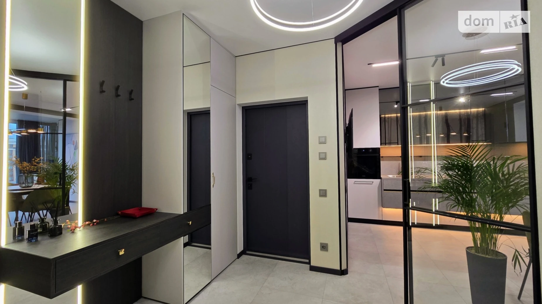 Продается 2-комнатная квартира 65 кв. м в Софиевской Борщаговке, ул. Радостная, 2 - фото 2