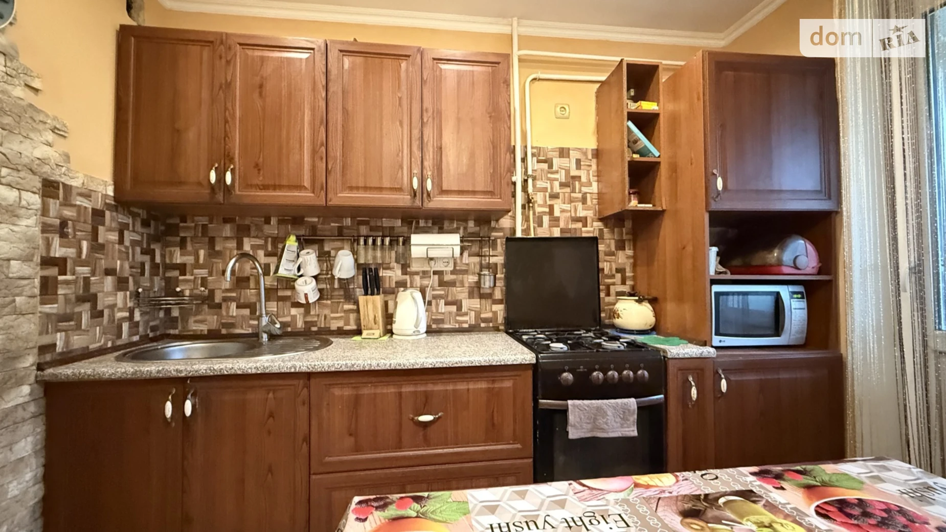 Продается 3-комнатная квартира 61.2 кв. м в Ровно, ул. Волынской Дивизии, 15 - фото 3