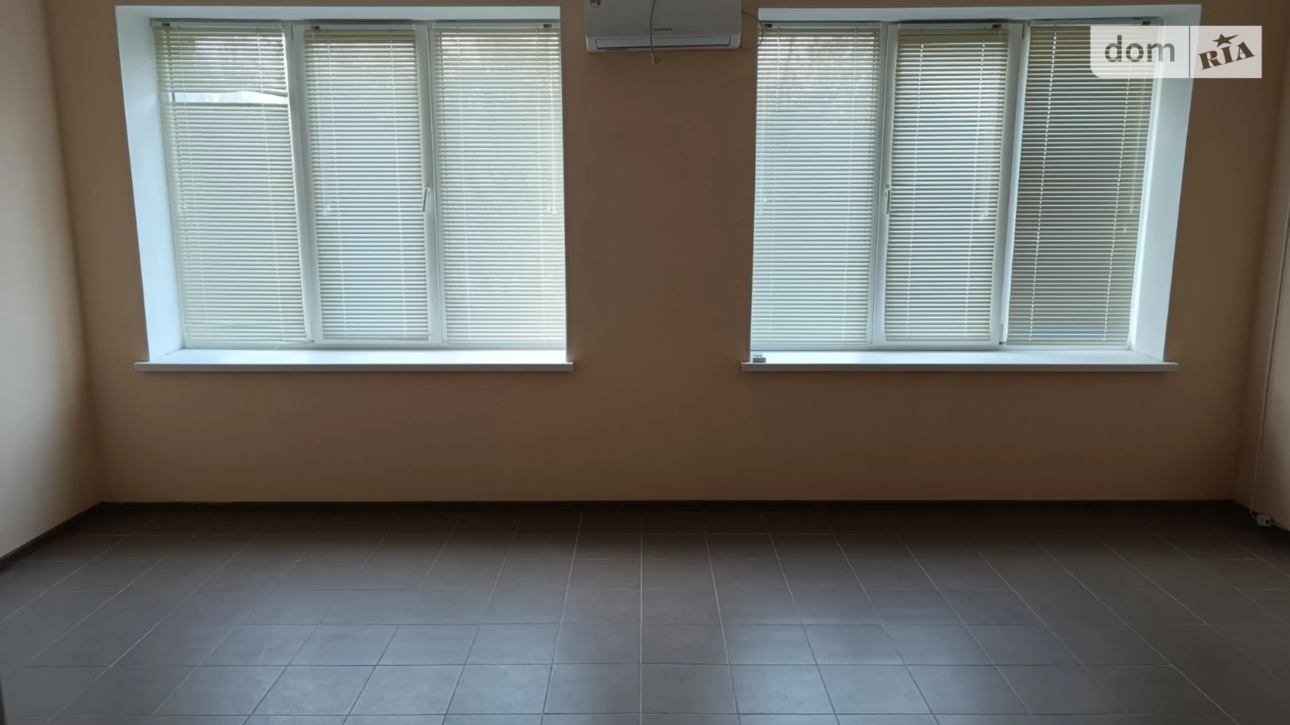 Здається в оренду офіс 22 кв. м в бізнес-центрі, цена: 3300 грн - фото 2