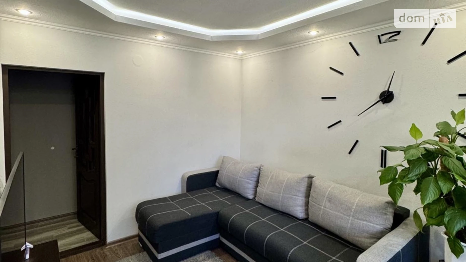 Продается 3-комнатная квартира 72 кв. м в Чопе, просп. Железнодорожников - фото 2