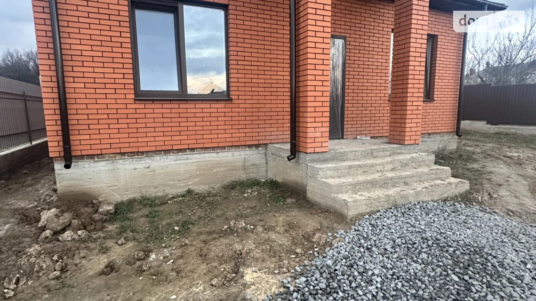 Продается одноэтажный дом 105 кв. м с гаражом, цена: 83000 $ - фото 2