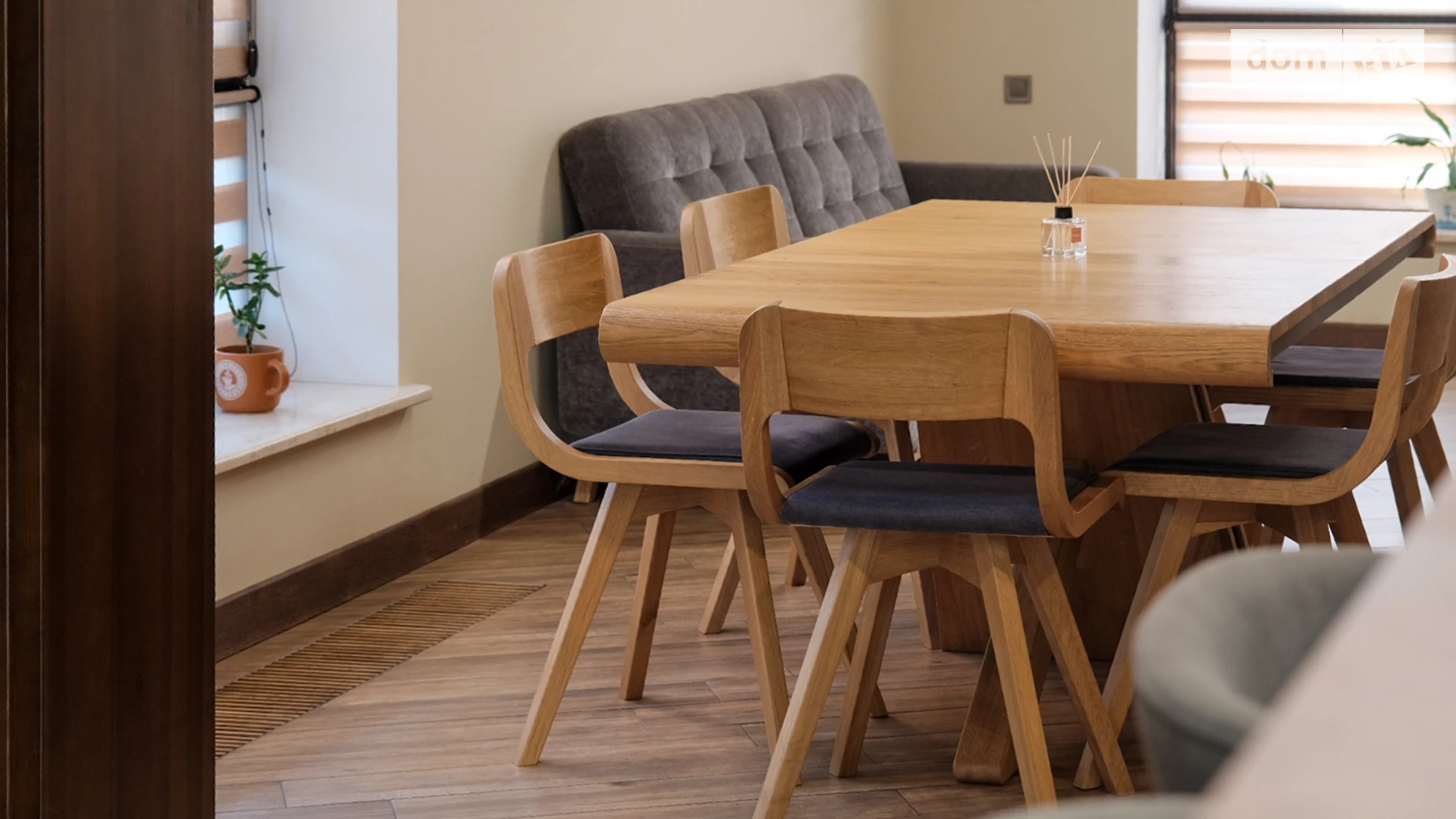 Продается дом на 2 этажа 215 кв. м с садом, цена: 450000 $ - фото 3