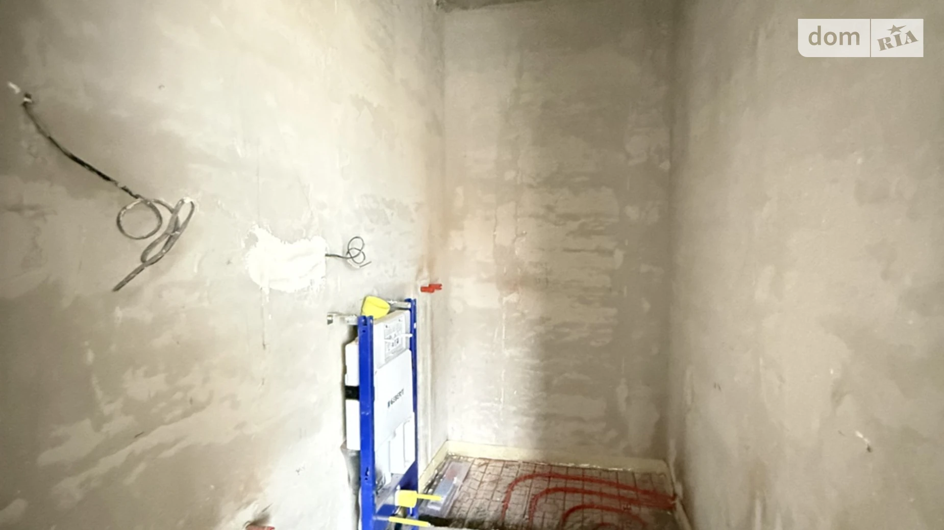 Продается дом на 2 этажа 135 кв. м с садом, цена: 150000 $ - фото 3