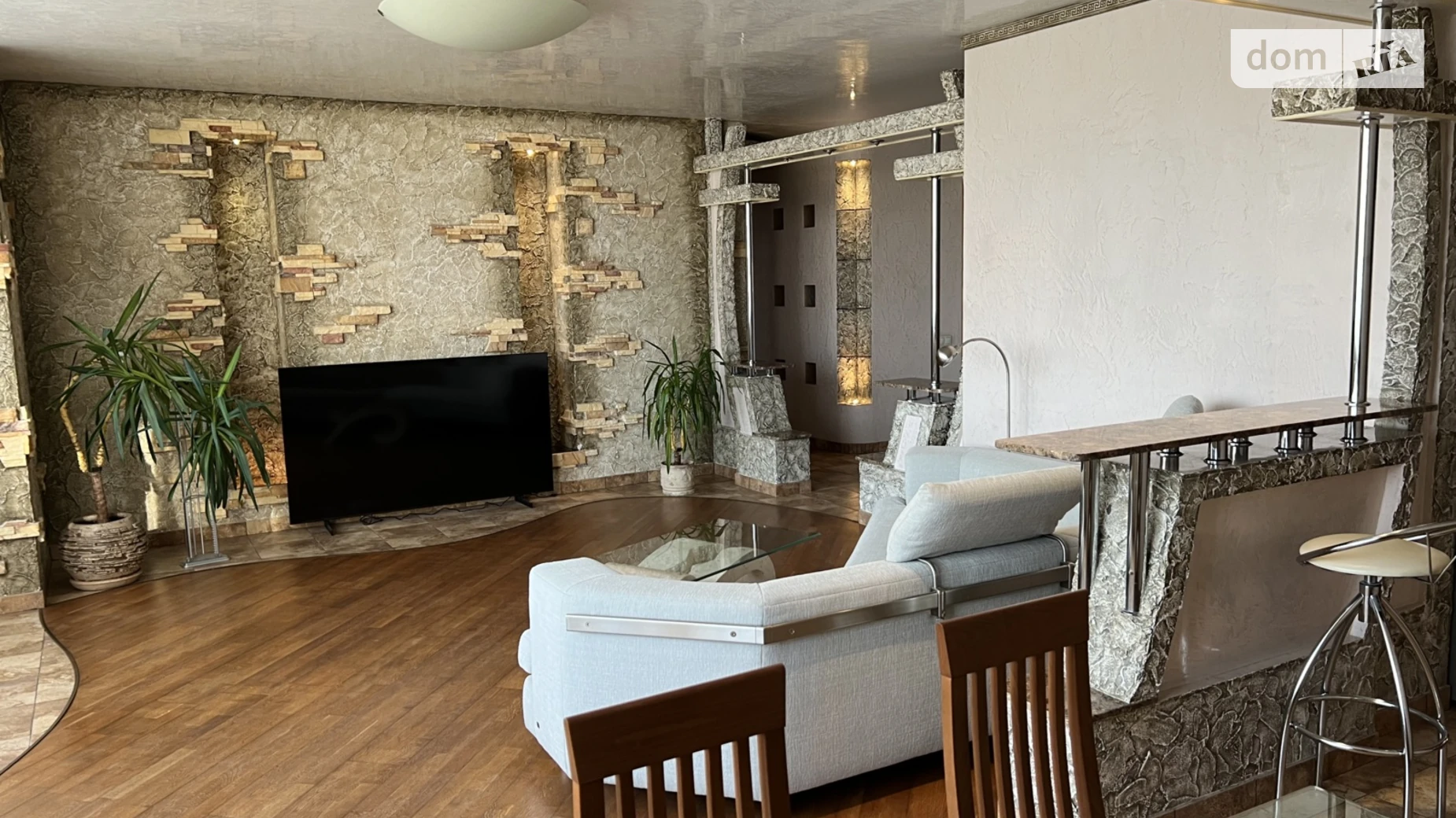 Продается 2-комнатная квартира 83 кв. м в Киеве, просп. Павла Тычины, 2 - фото 2