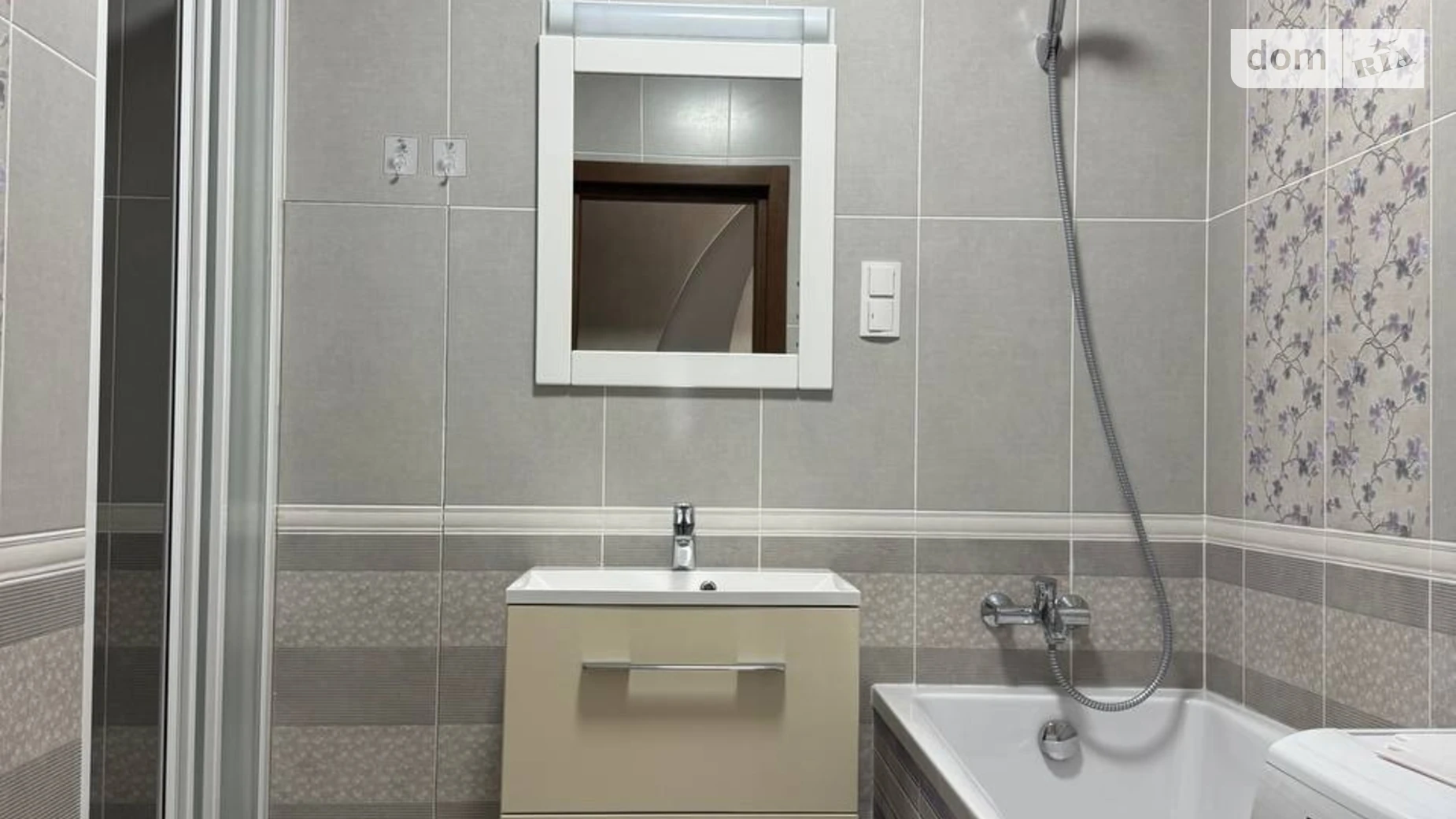 Сдается в аренду 2-комнатная квартира 70 кв. м в Хмельницком, ул. Коновальца Евгения, 11 - фото 3