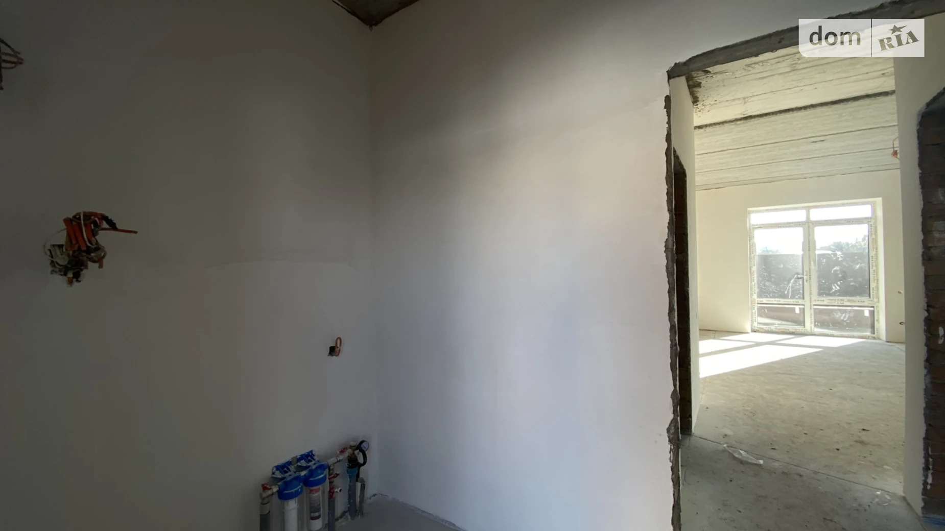 Продается дом на 2 этажа 108 кв. м с гаражом, цена: 89000 $ - фото 4