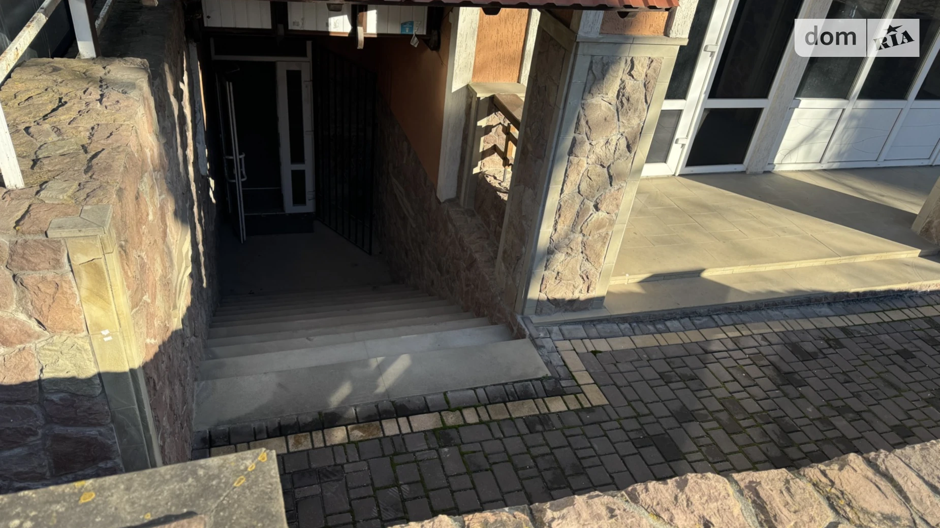 Сдается в аренду помещения свободного назначения 276 кв. м в 10-этажном здании, цена: 30000 грн - фото 2