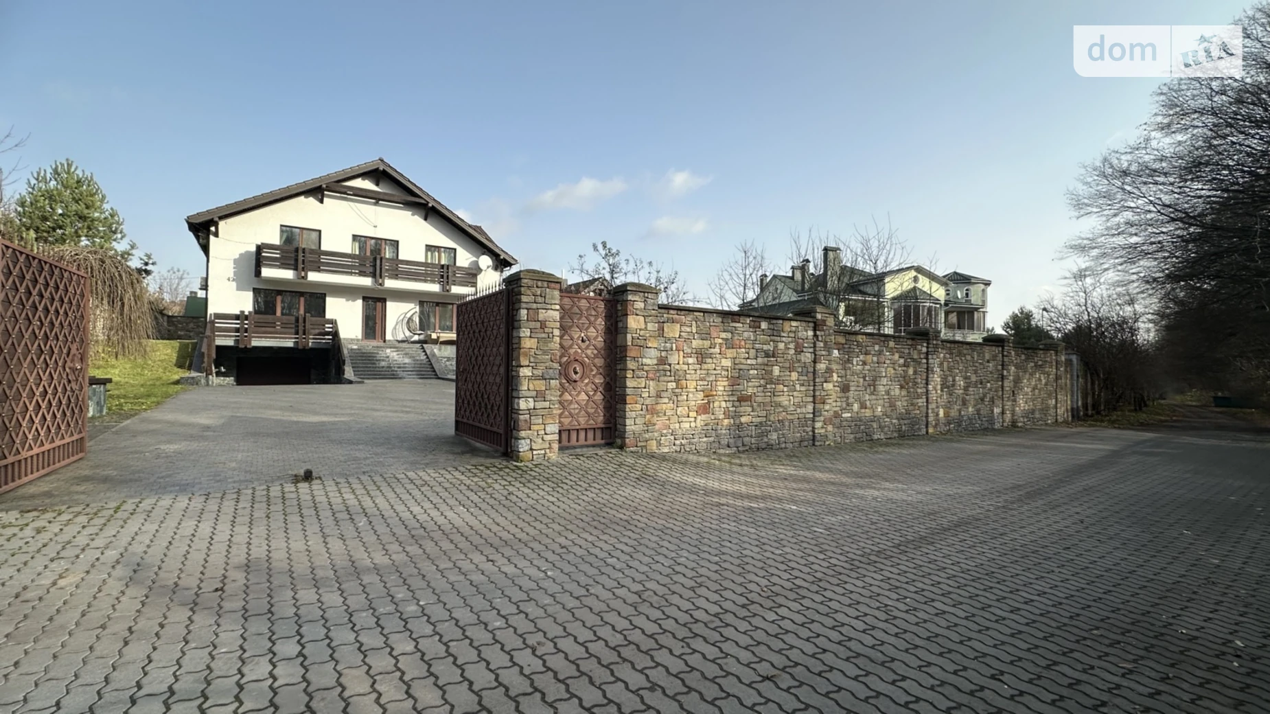 Продается дом на 3 этажа 385 кв. м с мансардой, цена: 550000 $ - фото 2