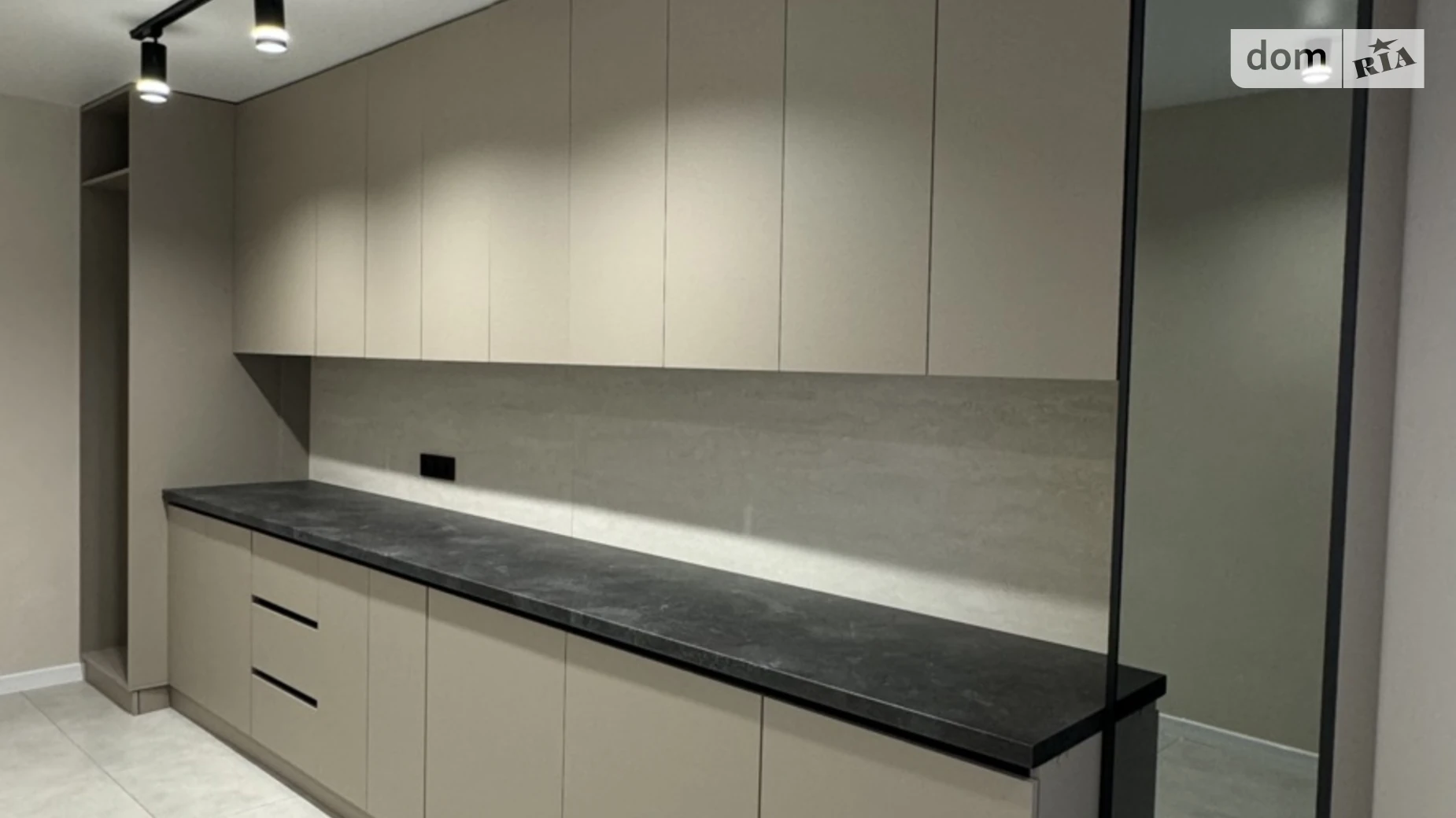 Продается 1-комнатная квартира 42 кв. м в Виннице, ул. Константина Василенко, 14В - фото 2