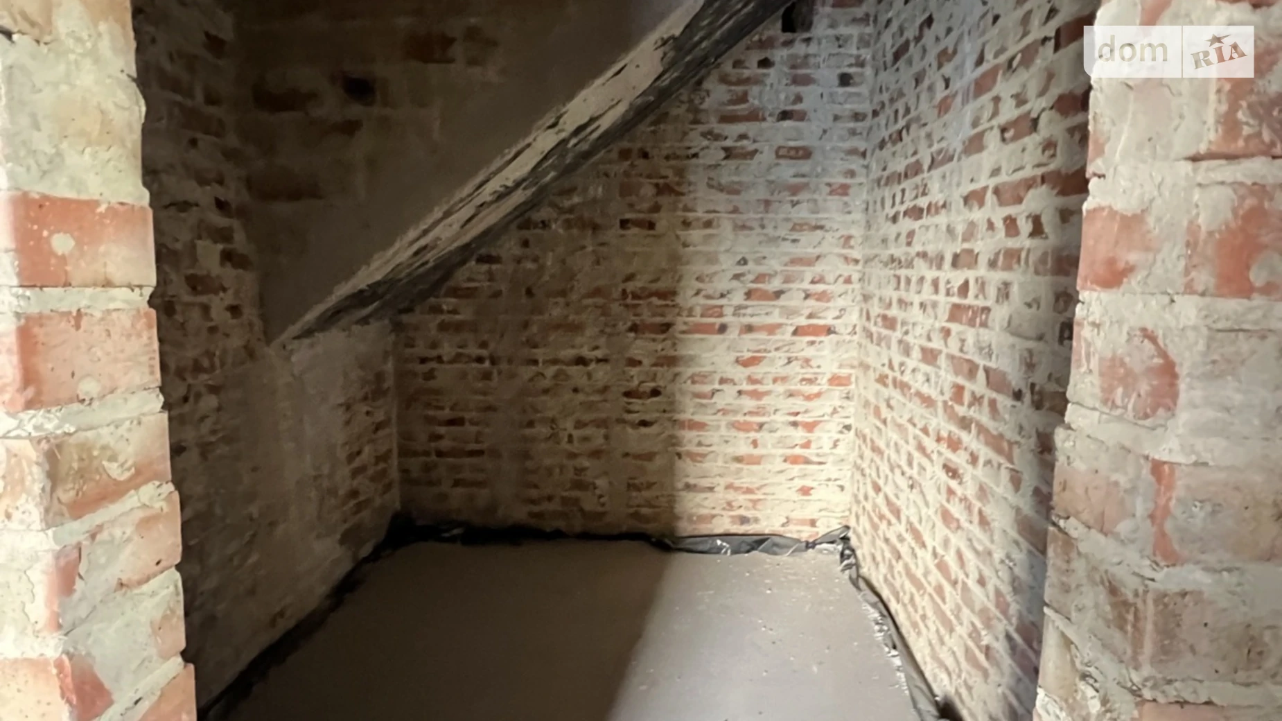 ул. Кулика и Гудачека(Макарова) Авторынок Ровно, цена: 75000 $ - фото 5