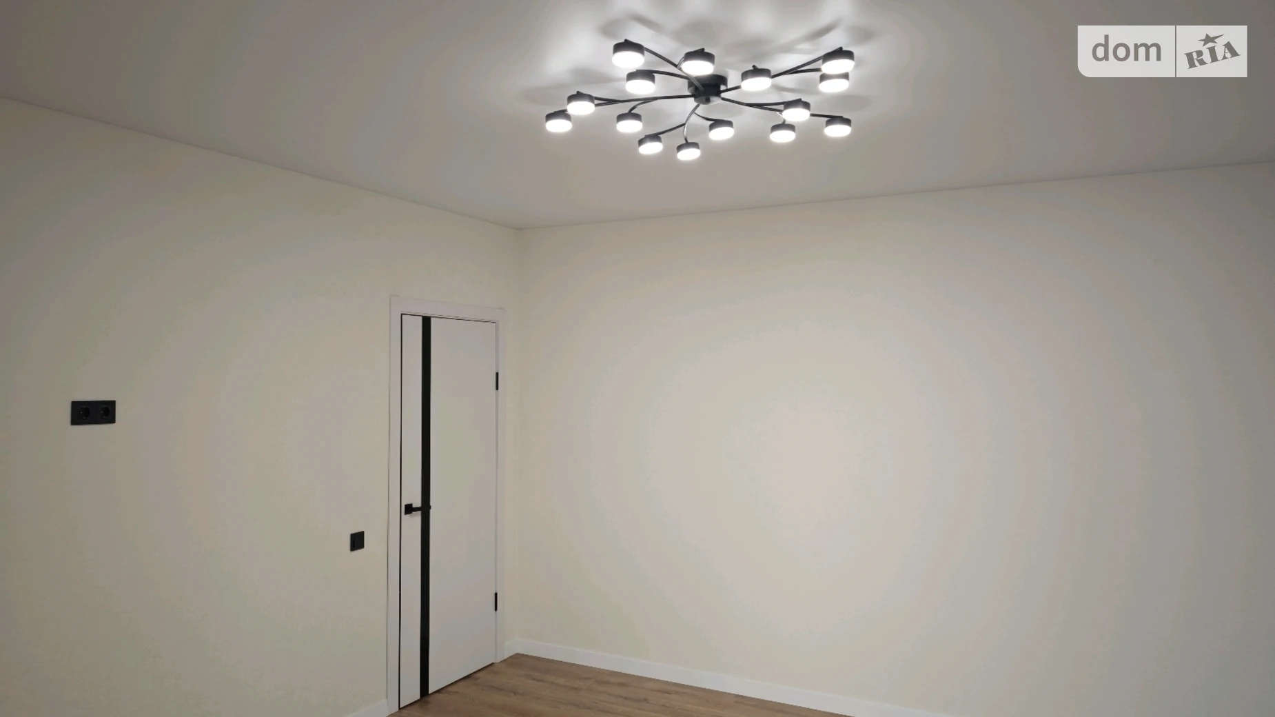 Продается 2-комнатная квартира 60 кв. м в Хмельницком, ул. Кармелюка, 11/2 - фото 2