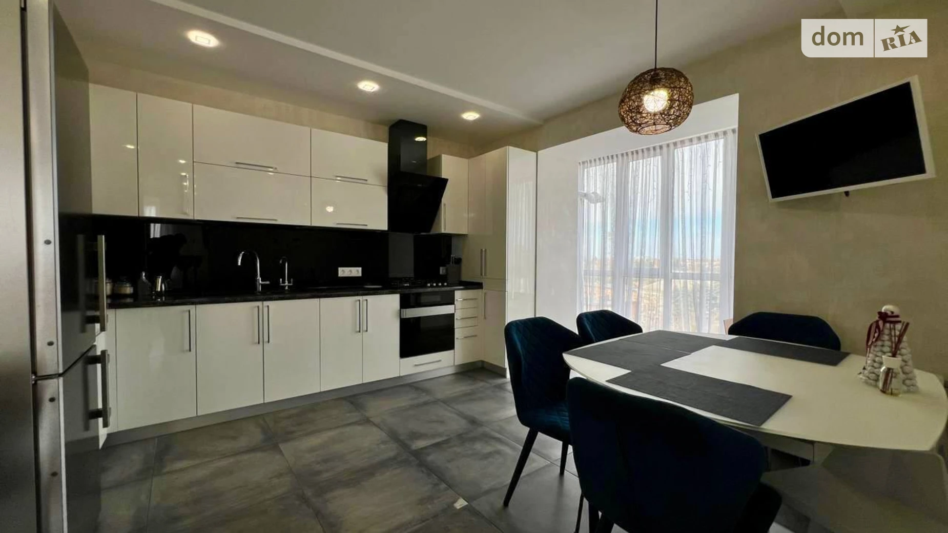 Продается 3-комнатная квартира 97.9 кв. м в Полтаве, ул. Владимира Козака, 14 - фото 2