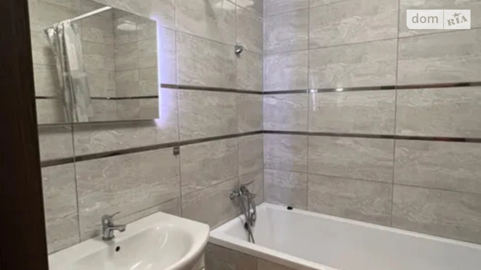 Продается 2-комнатная квартира 73 кв. м в Ужгороде, ул. Тлехаса - фото 3