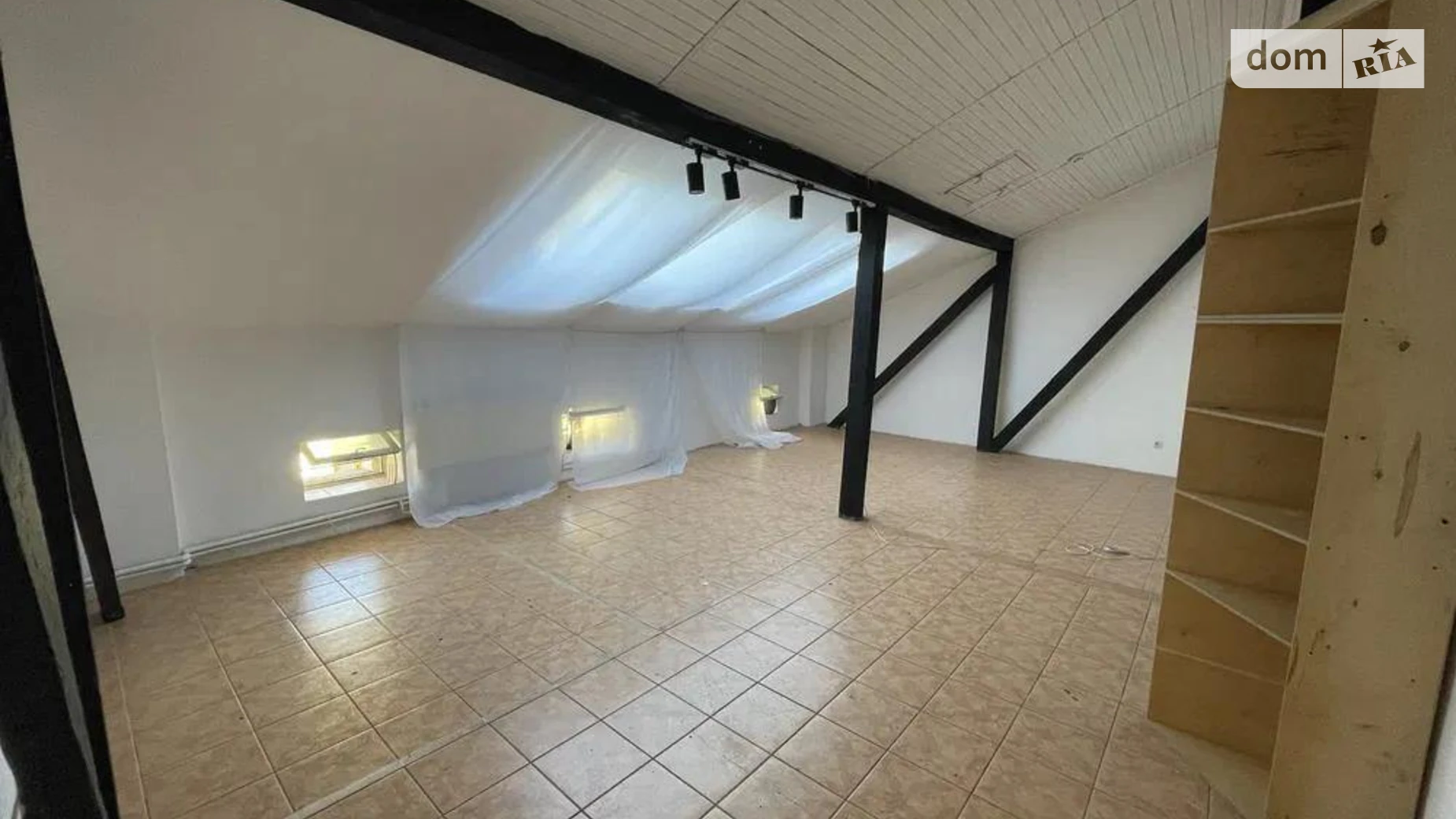 Сдается в аренду офис 40.9 кв. м в бизнес-центре, цена: 550 € - фото 3