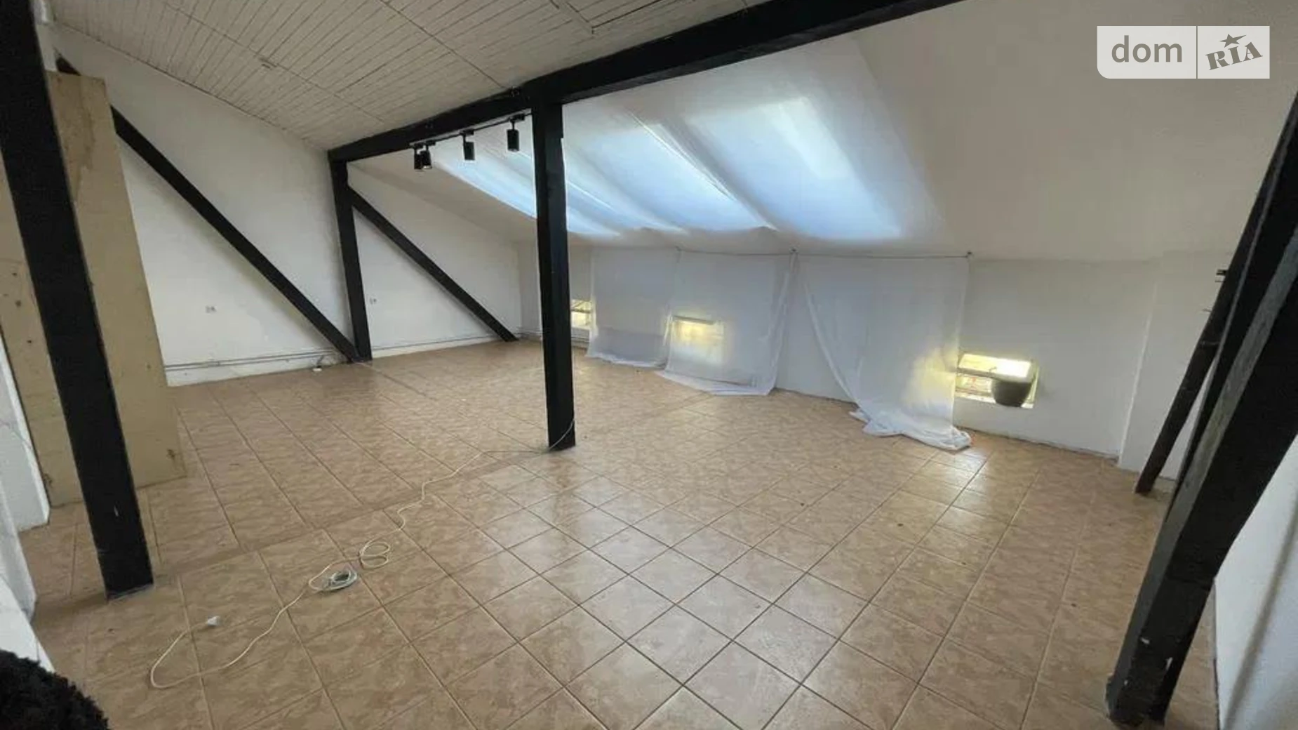 Сдается в аренду офис 40.9 кв. м в бизнес-центре, цена: 550 € - фото 5