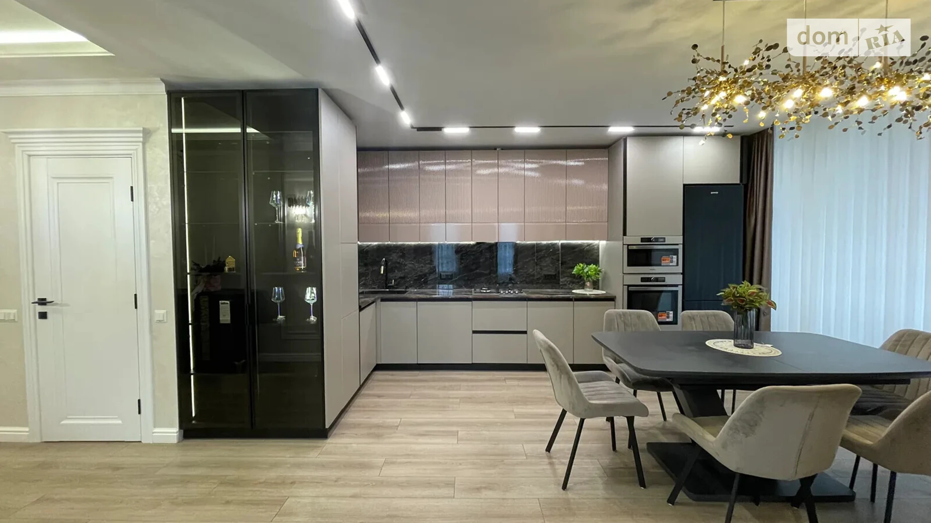 Продается 2-комнатная квартира 85 кв. м в Угорниках, ул. Героев Николаева(Сеченова), 129А корпус 3 - фото 2