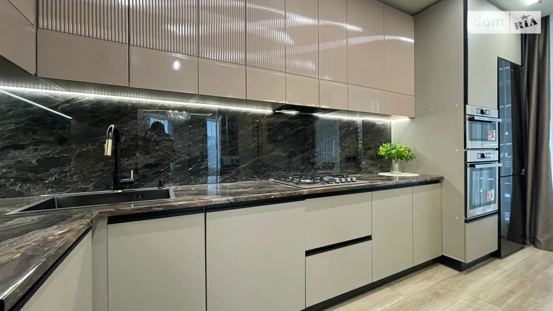 Продается 2-комнатная квартира 85 кв. м в Угорниках, ул. Героев Николаева(Сеченова), 129А корпус 3 - фото 4