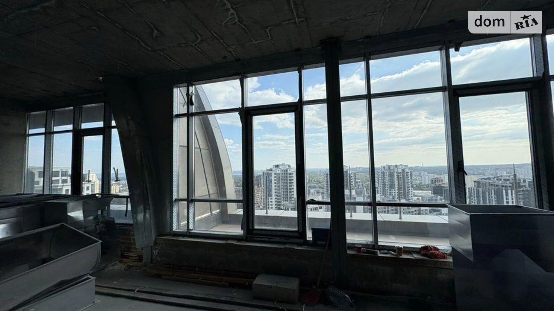 Продається 4-кімнатна квартира 200 кв. м у Києві, вул. Андрія Верхогляда(Драгомирова), 4Б - фото 2