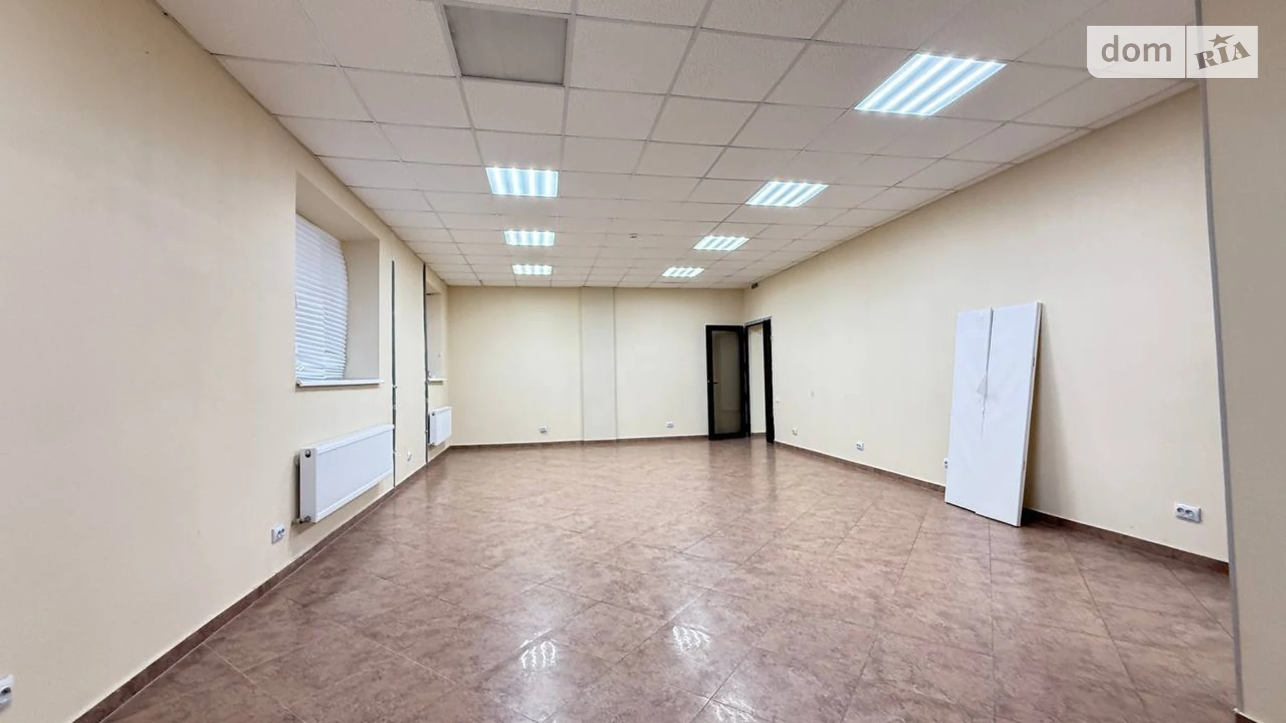 Сдается в аренду офис 145 кв. м в бизнес-центре, цена: 1000 $ - фото 3