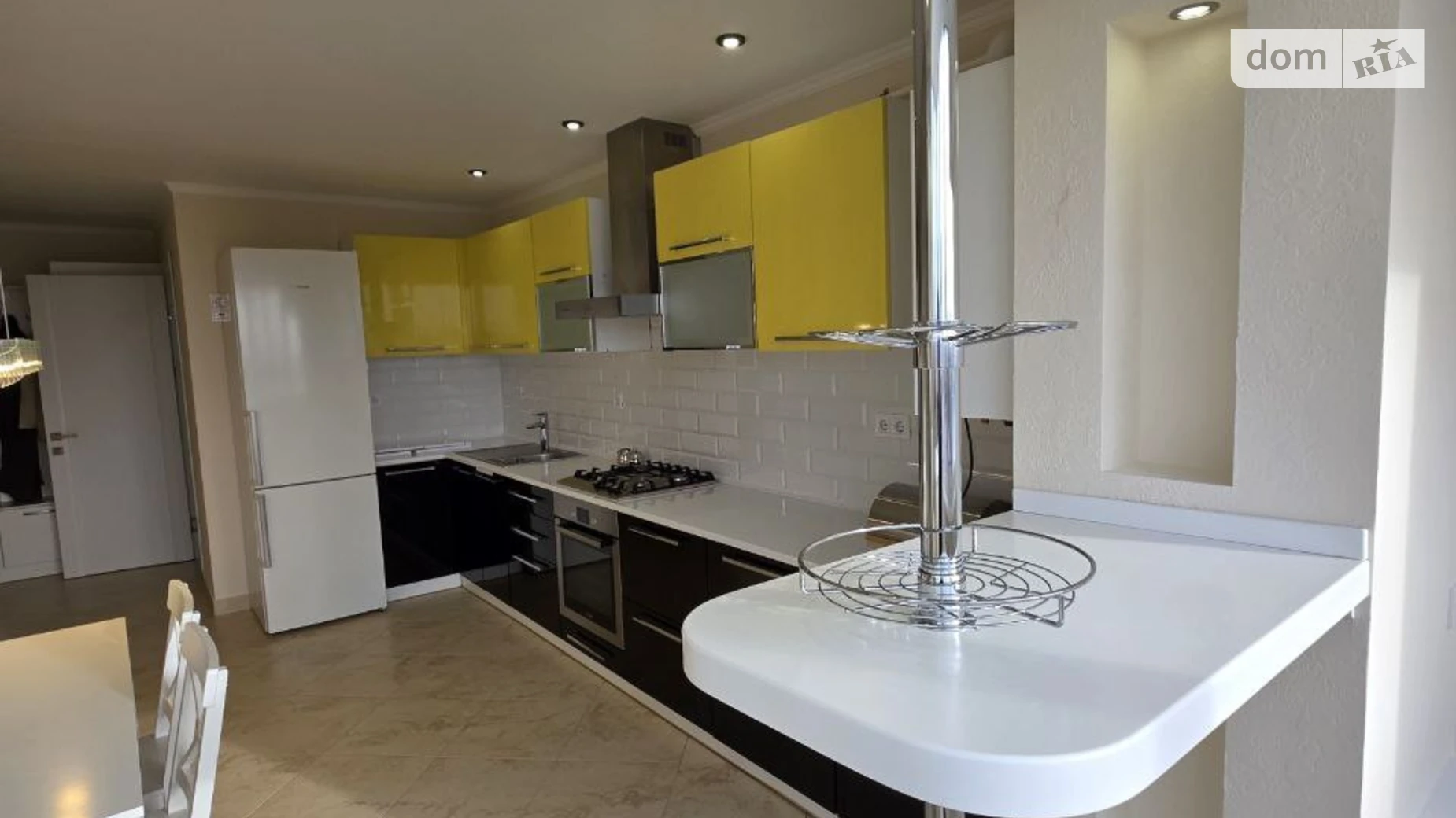 Продается 3-комнатная квартира 85.6 кв. м в Ивано-Франковске, ул. Гетьмана Ивана Мазепы, 175А корпус 8 - фото 3