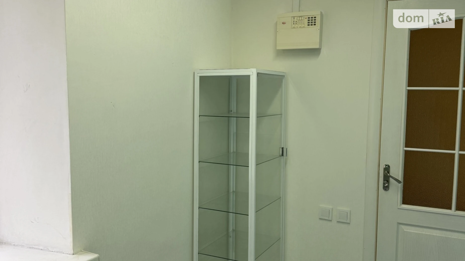 Сдается в аренду офис 16.6 кв. м в бизнес-центре, цена: 5500 грн - фото 2