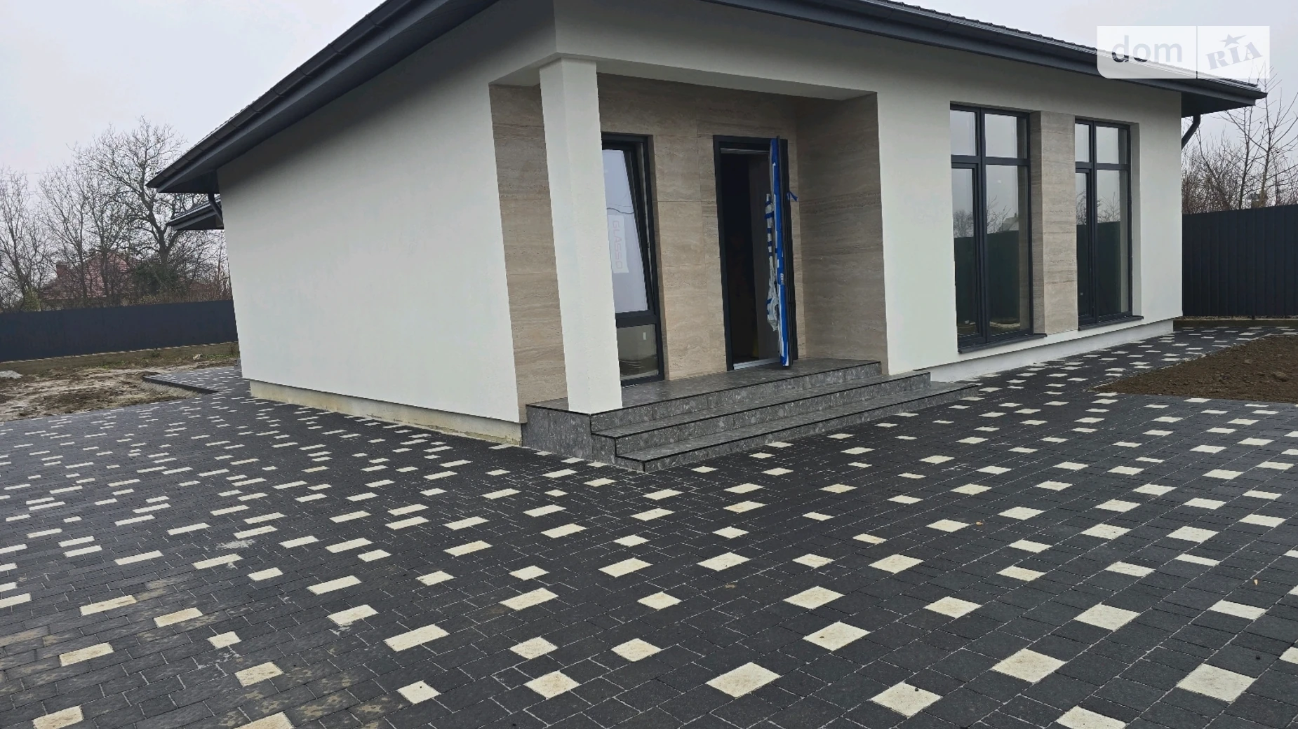 Продается одноэтажный дом 120 кв. м с бассейном, цена: 115000 $ - фото 2