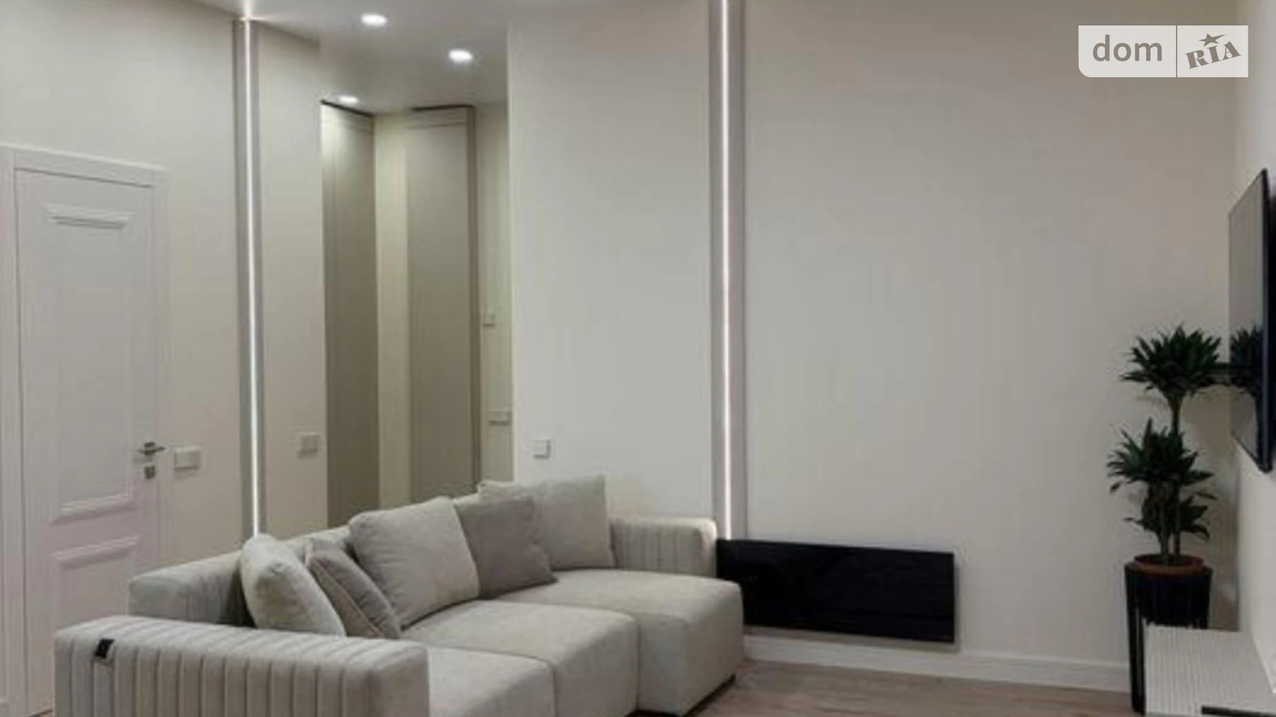 Продается 1-комнатная квартира 65.7 кв. м в Киеве, ул. Антоновича(Горького), 109 - фото 2