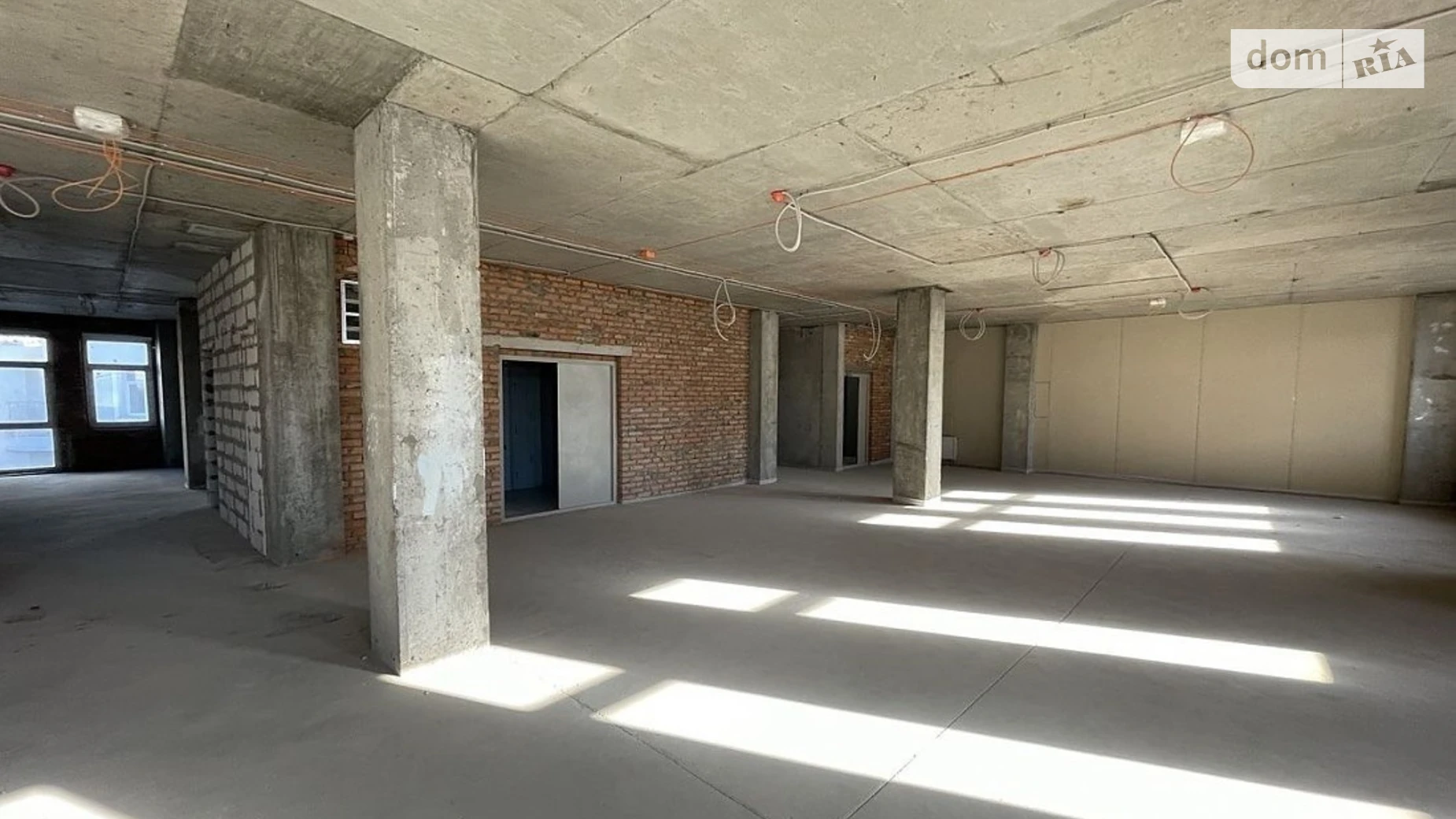 Продается офис 746 кв. м в бизнес-центре, цена: 2014200 $ - фото 5