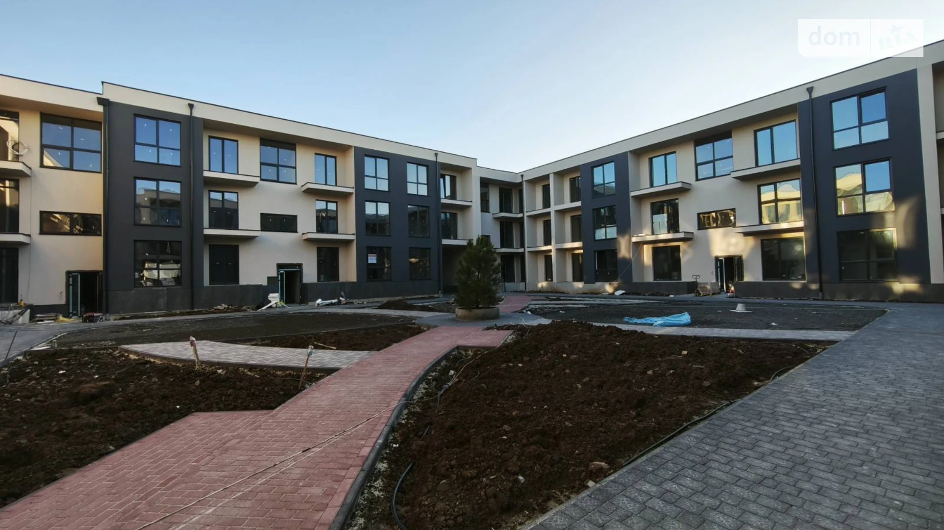 Продается 2-комнатная квартира 56 кв. м в Сторожнице, ул. Волошковая - фото 2