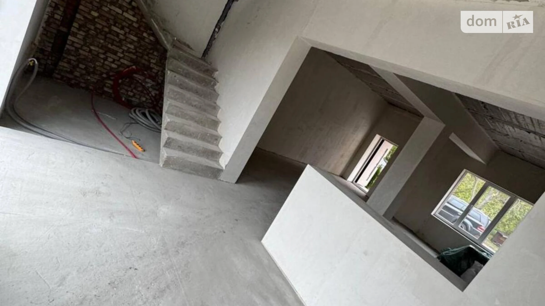 Продается дом на 2 этажа 128 кв. м с бассейном, цена: 112000 $ - фото 4