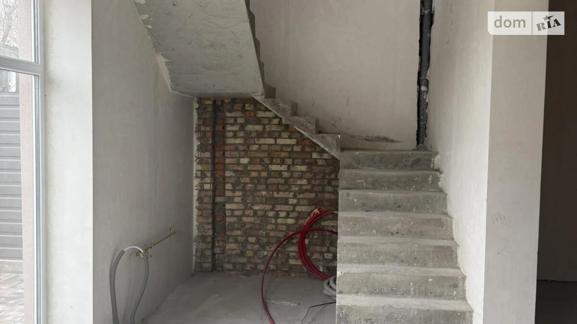 Продается дом на 2 этажа 128 кв. м с бассейном, цена: 112000 $ - фото 5