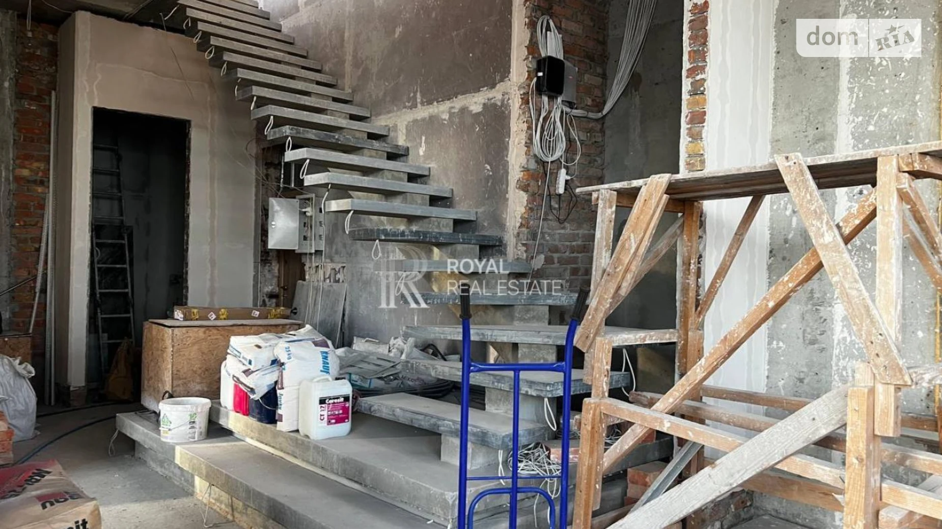 Продается 3-комнатная квартира 153.1 кв. м в Киеве, ул. Андрея Верхогляда(Драгомирова), 11Б - фото 2