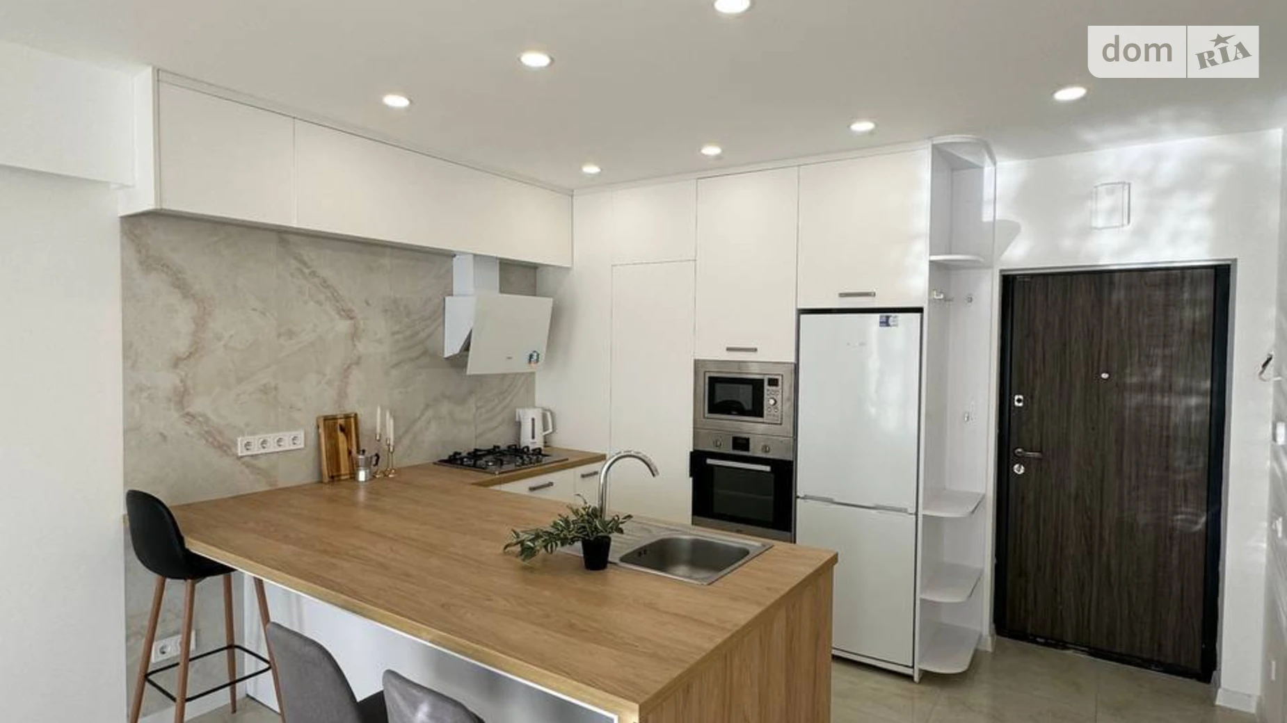 Сдается в аренду 1-комнатная квартира 70 кв. м в Львове, ул. Пимоненко Николая, 7Е - фото 2