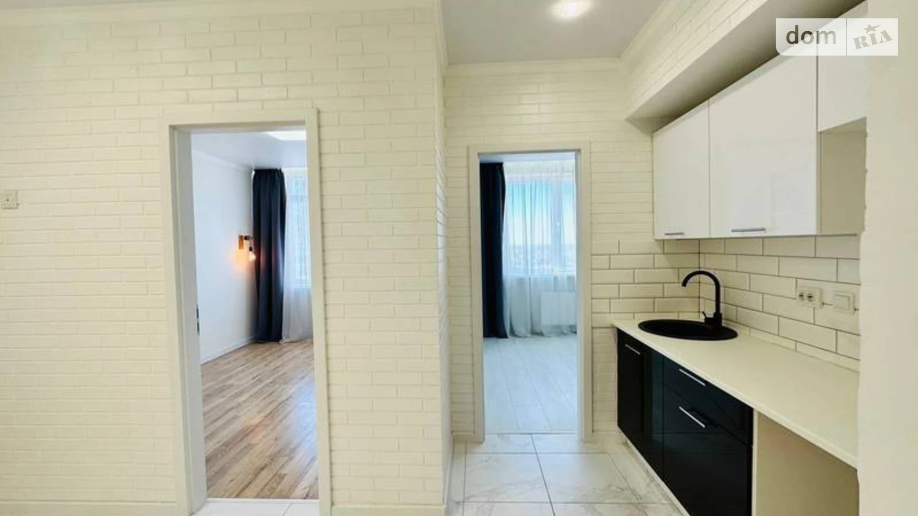 Продается 1-комнатная квартира 42 кв. м в Лиманке, ул. Жемчужная, 8 - фото 2